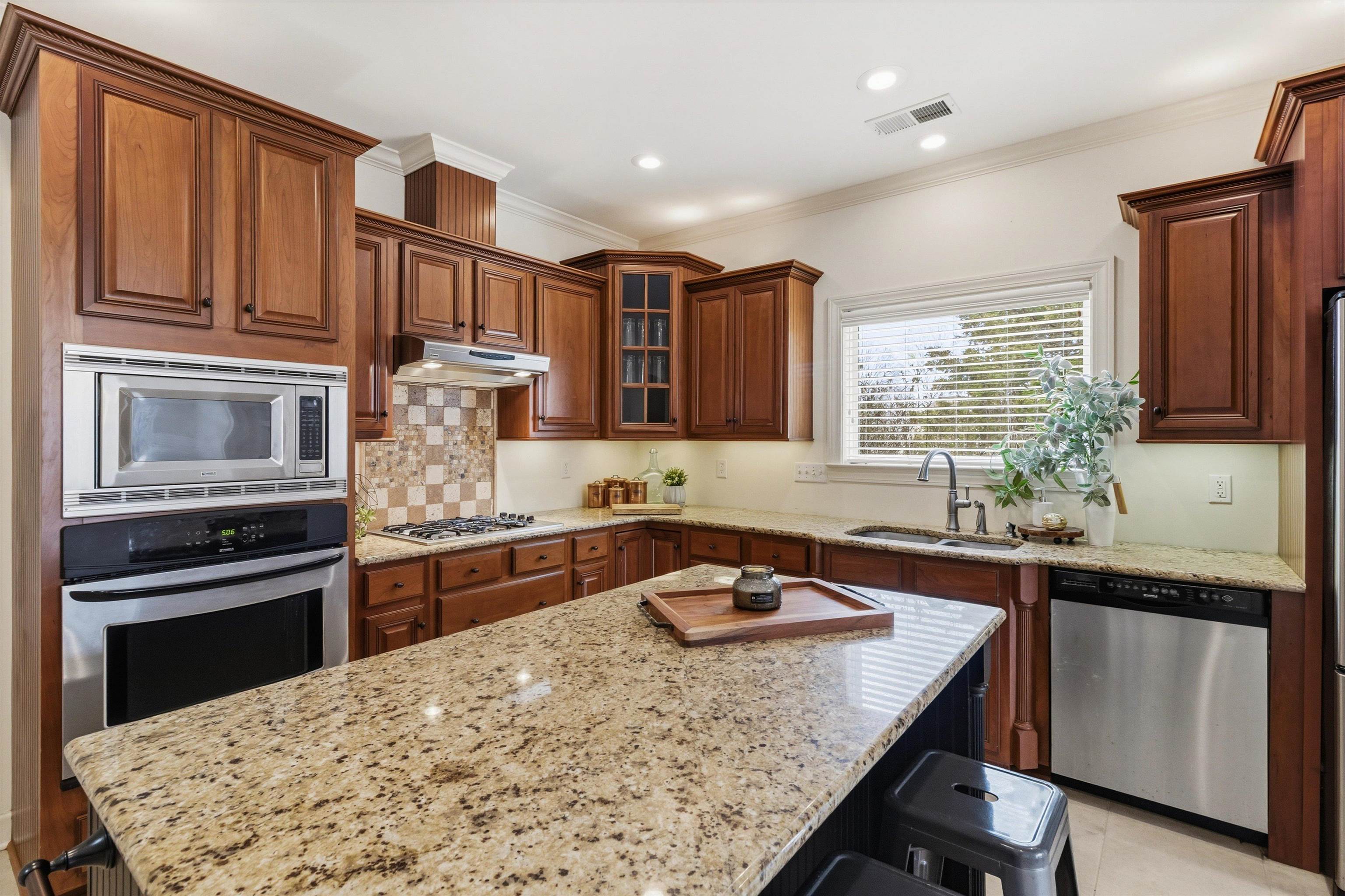 10 Post Oak Cv Property Photo 11