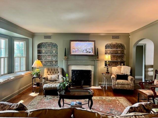 527 S Goodlett St Property Photo 8