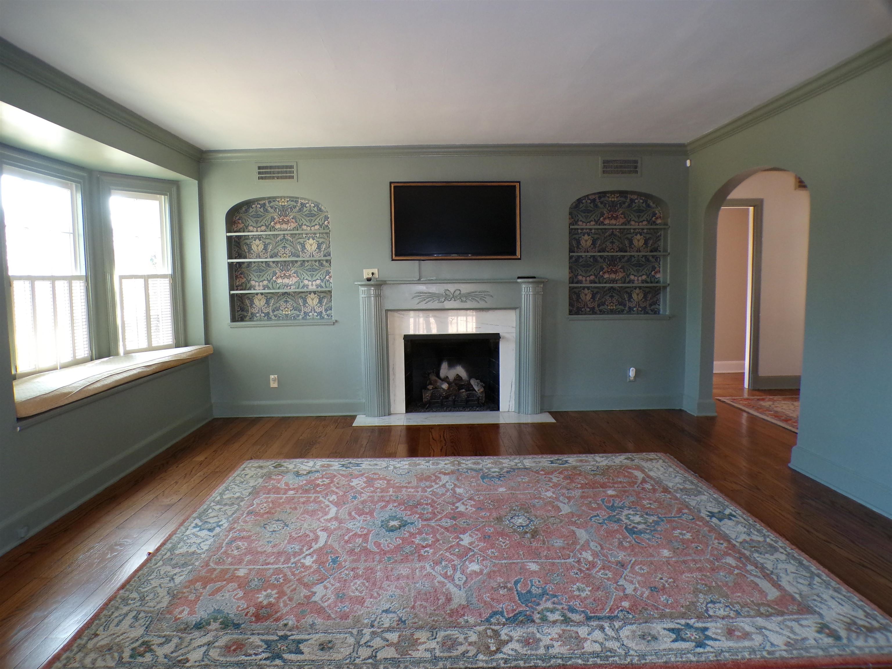 527 S Goodlett St Property Photo 10