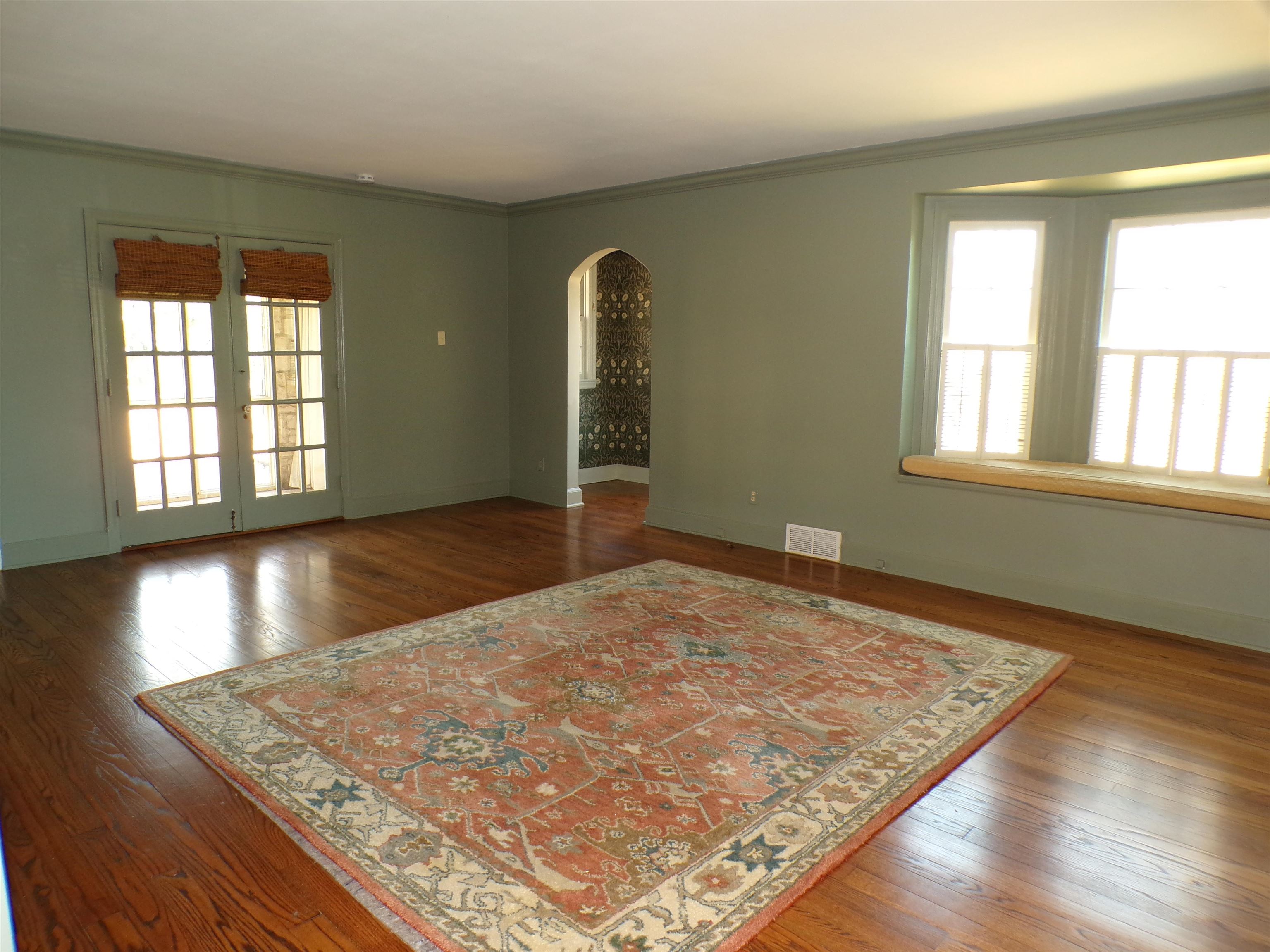 527 S Goodlett St Property Photo 11