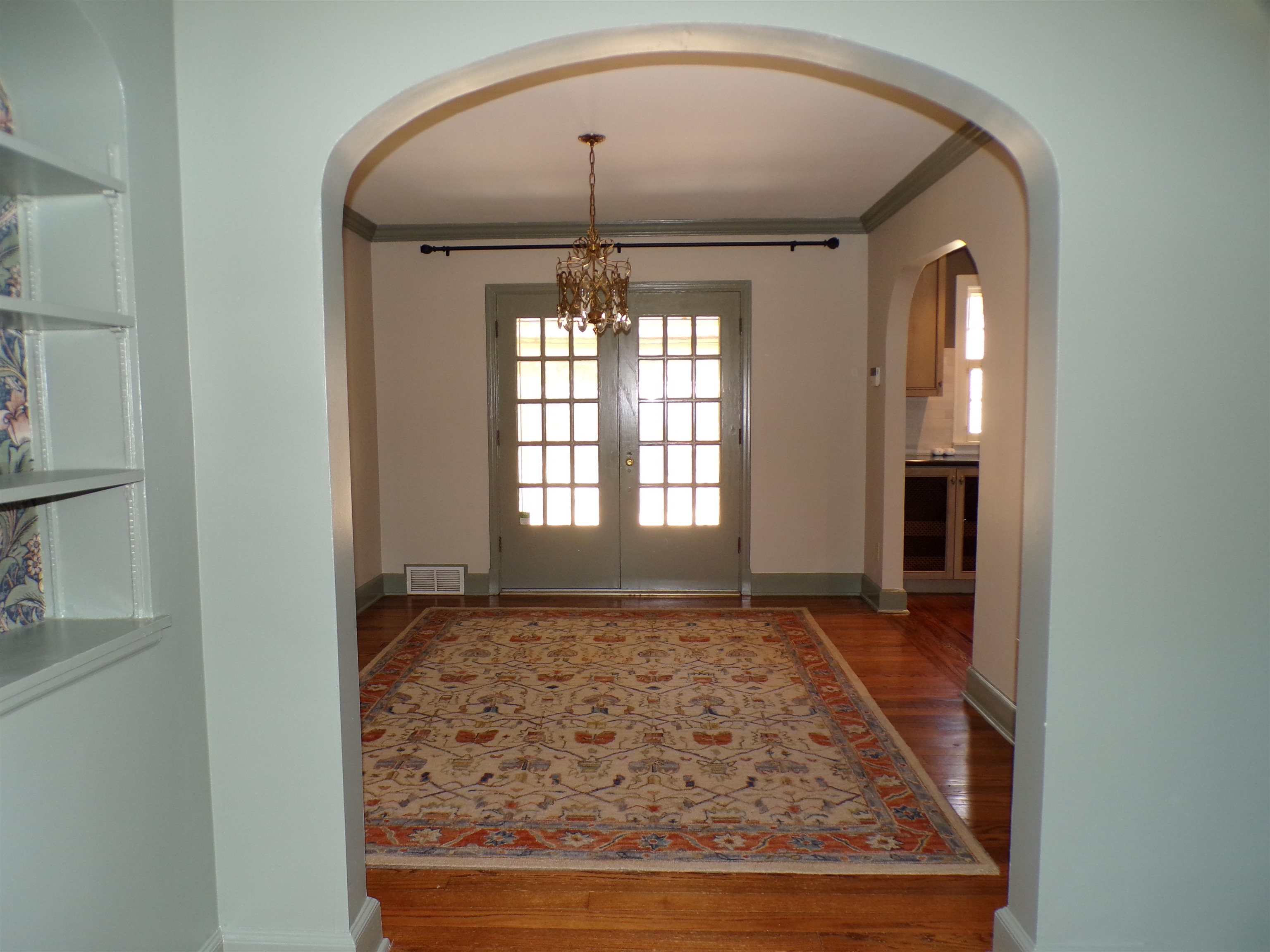 527 S Goodlett St Property Photo 13