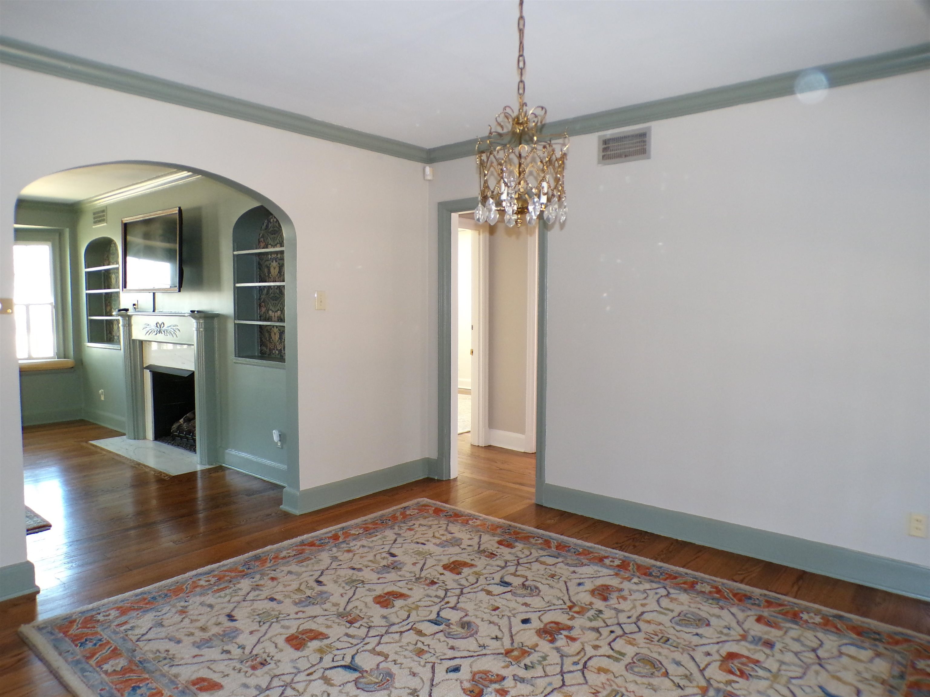 527 S Goodlett St Property Photo 14