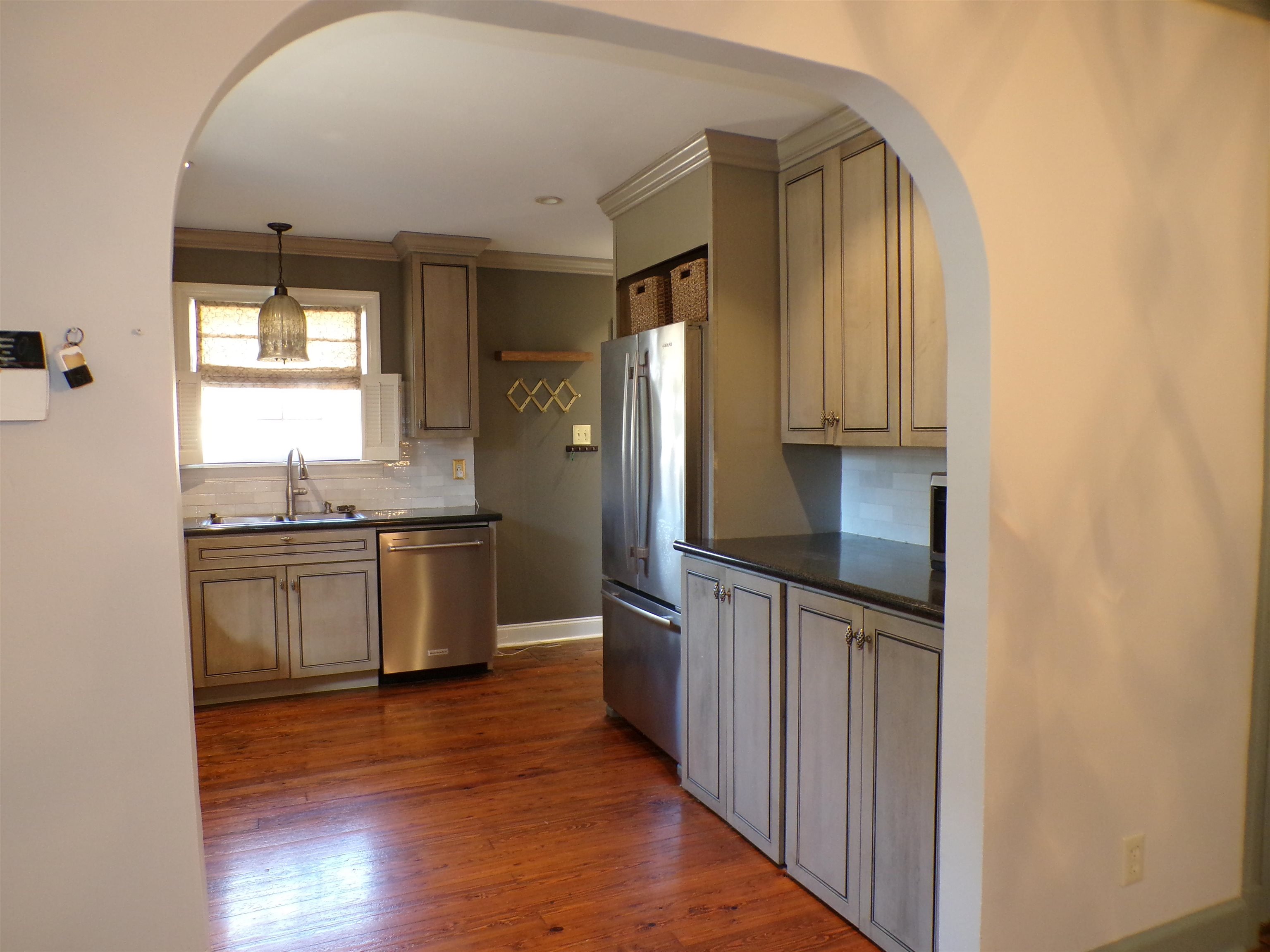 527 S Goodlett St Property Photo 18