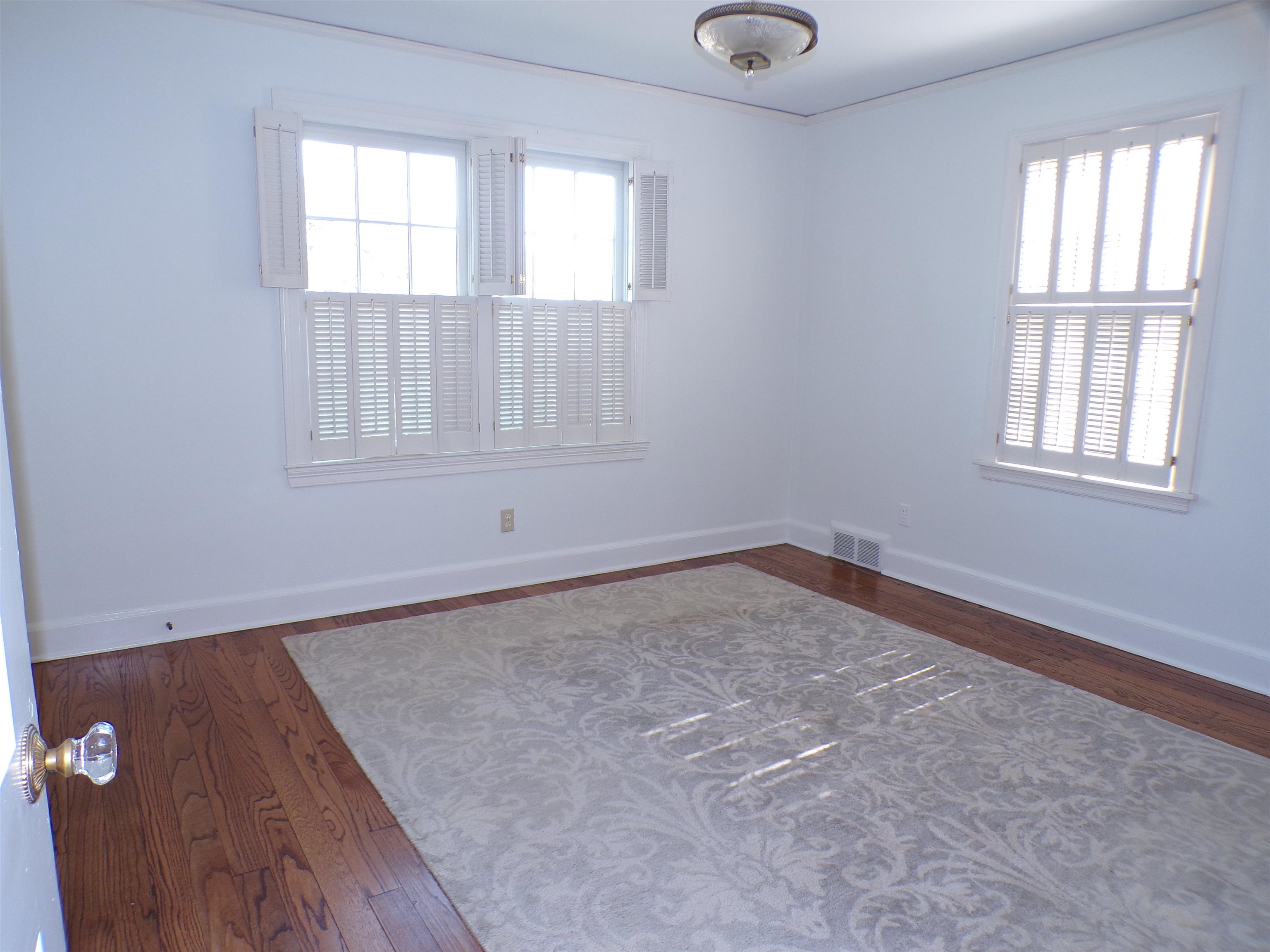 527 S Goodlett St Property Photo 21