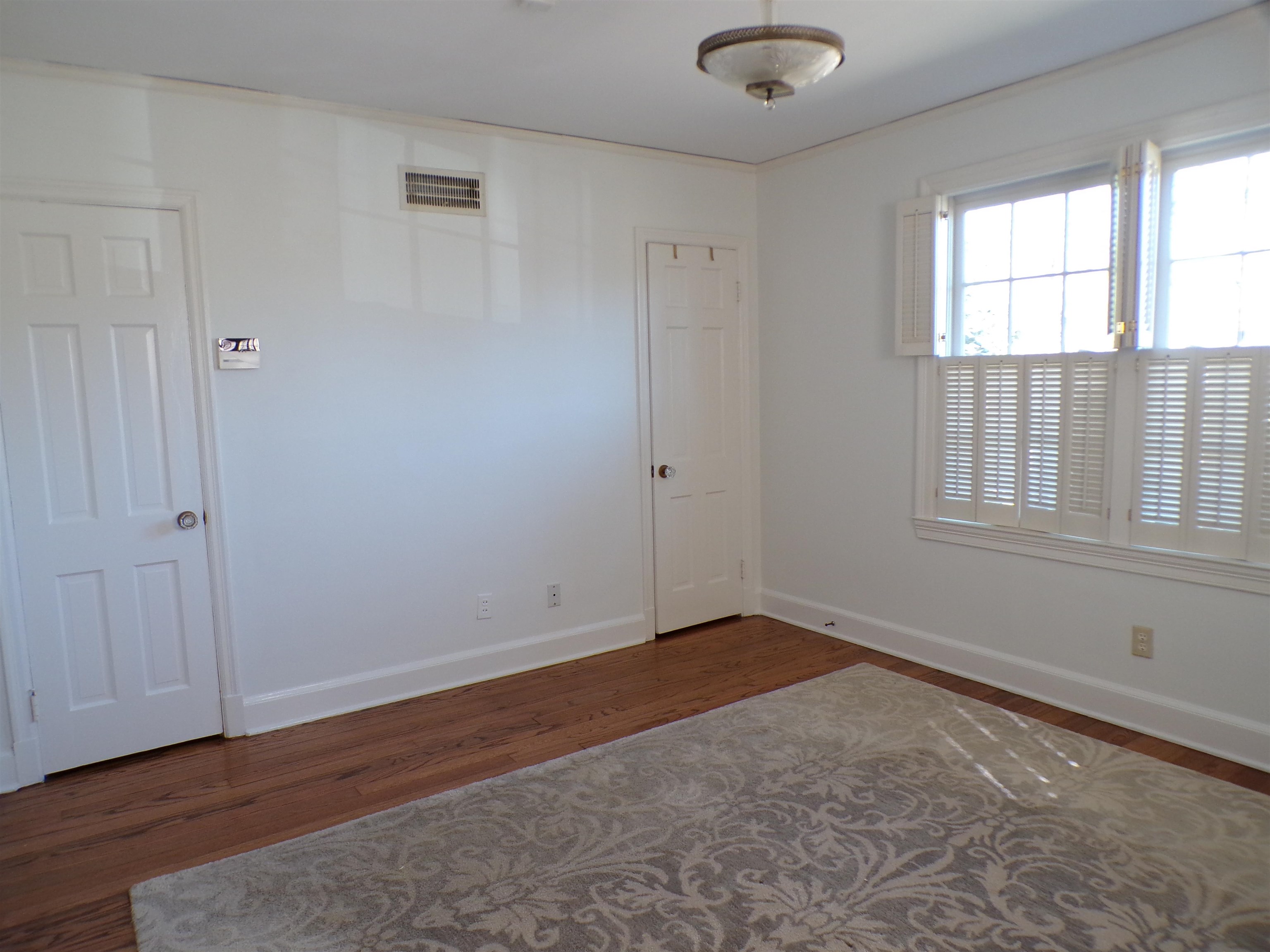 527 S Goodlett St Property Photo 22