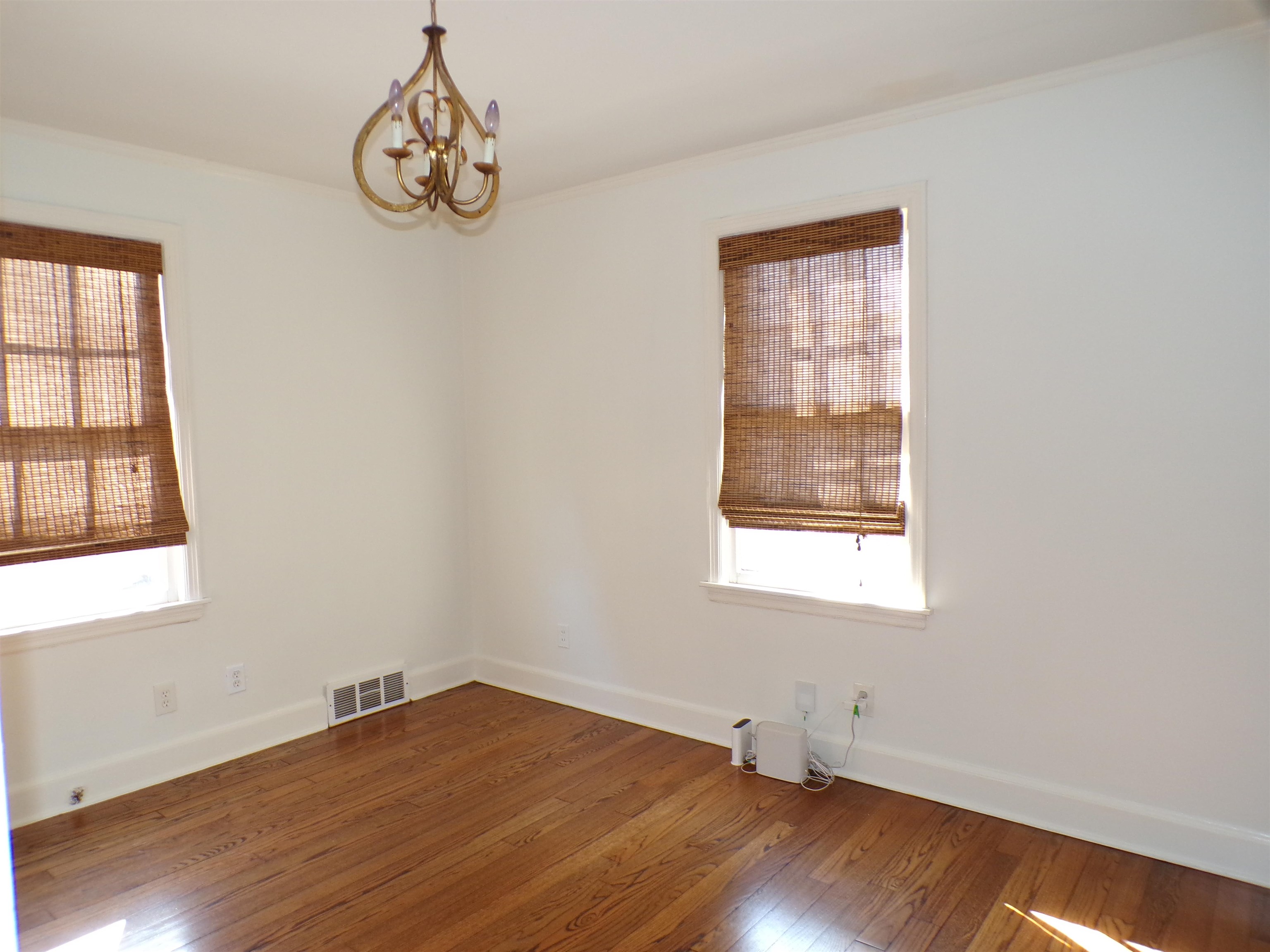 527 S Goodlett St Property Photo 23