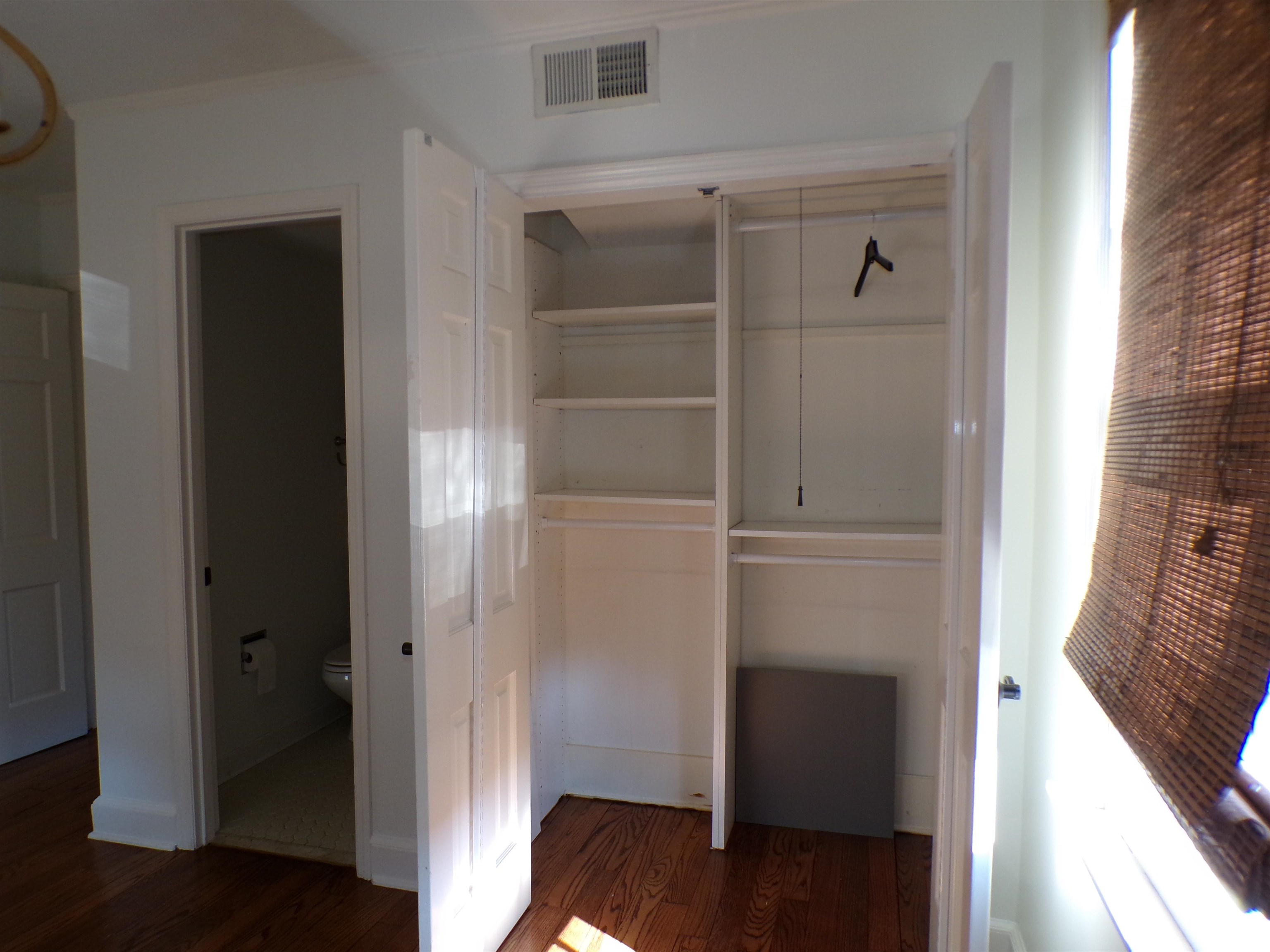 527 S Goodlett St Property Photo 24
