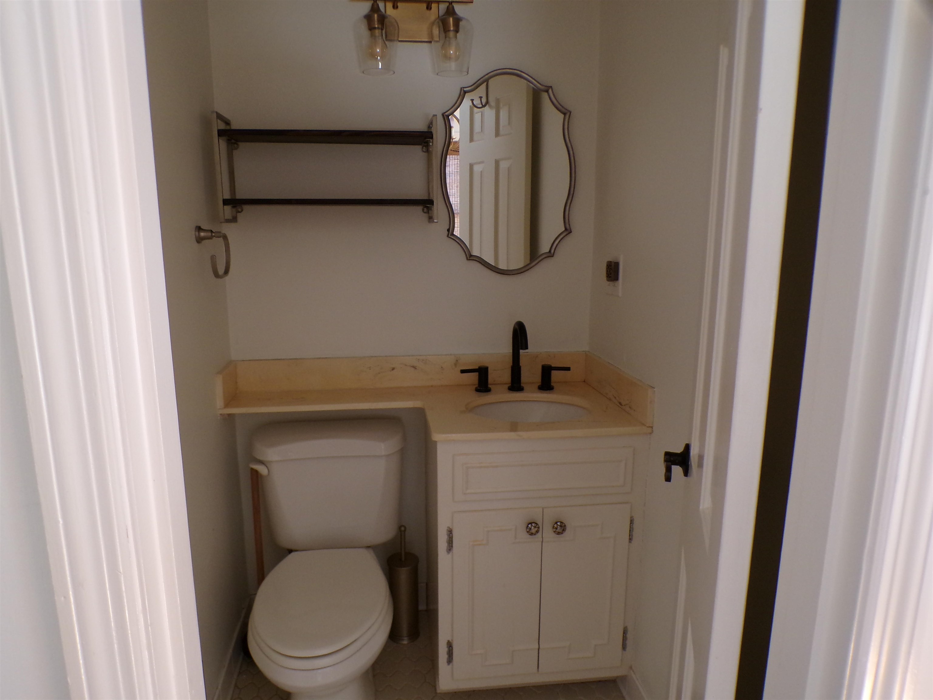 527 S Goodlett St Property Photo 25