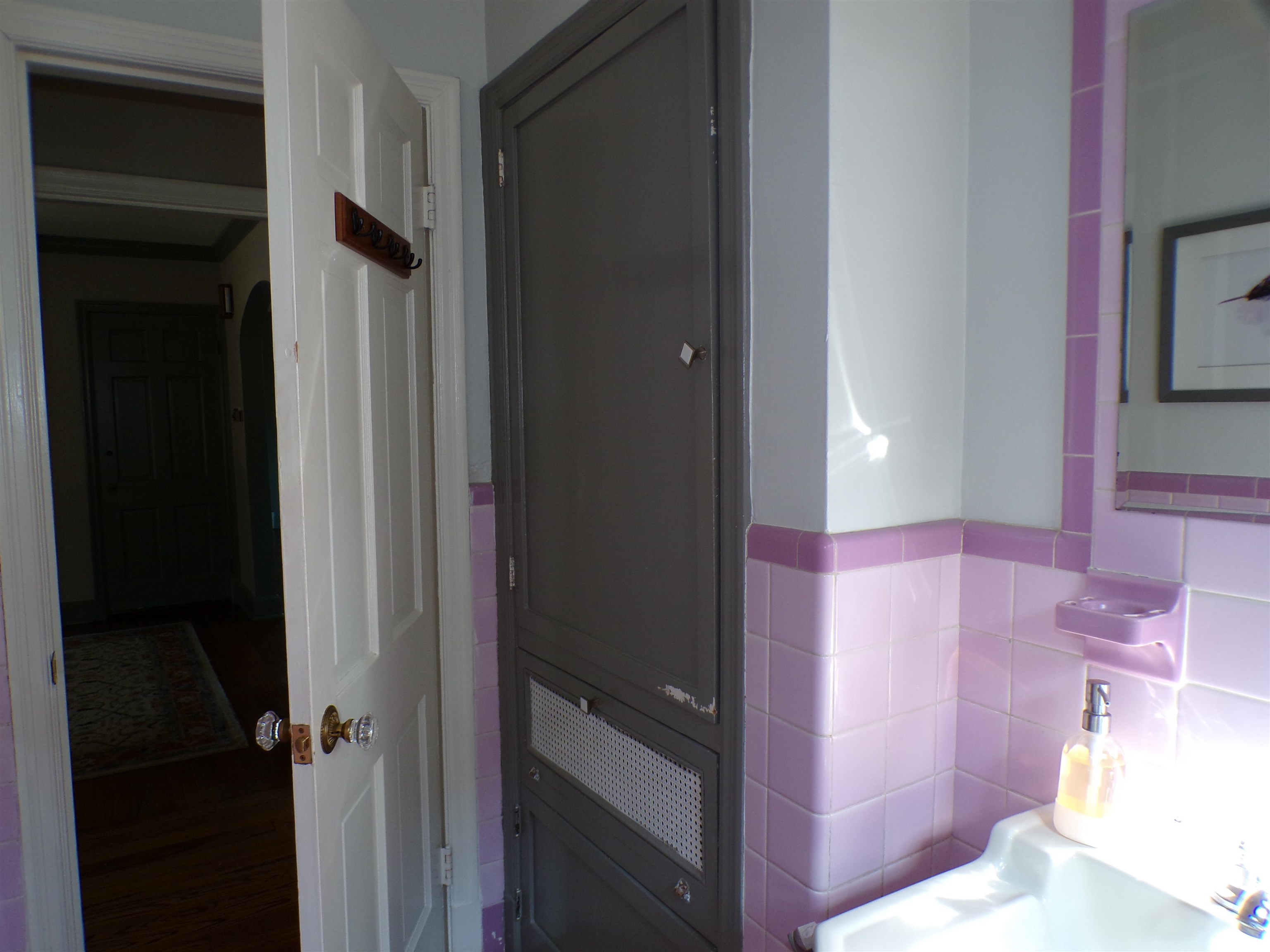 527 S Goodlett St Property Photo 28