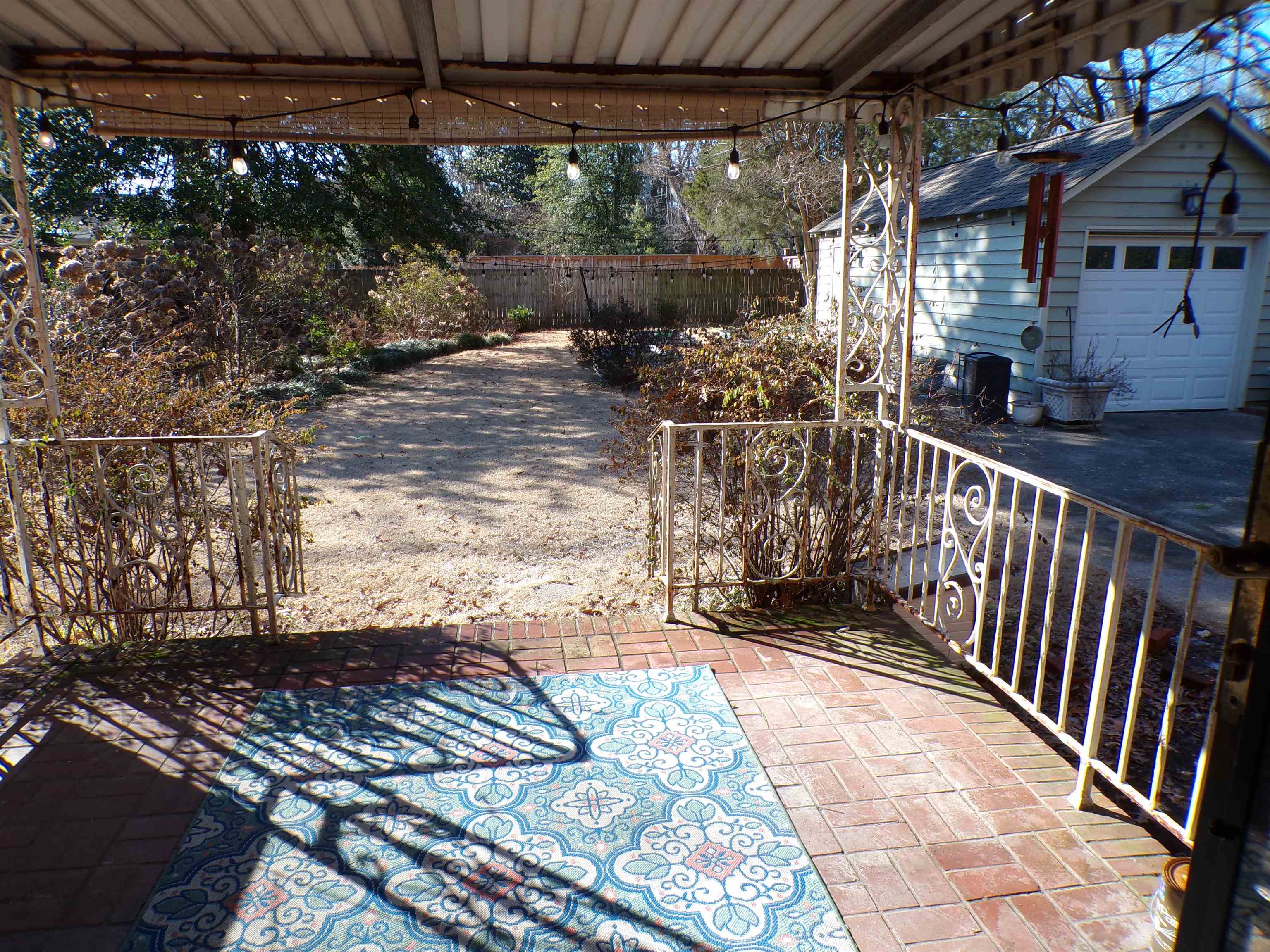 527 S Goodlett St Property Photo 31