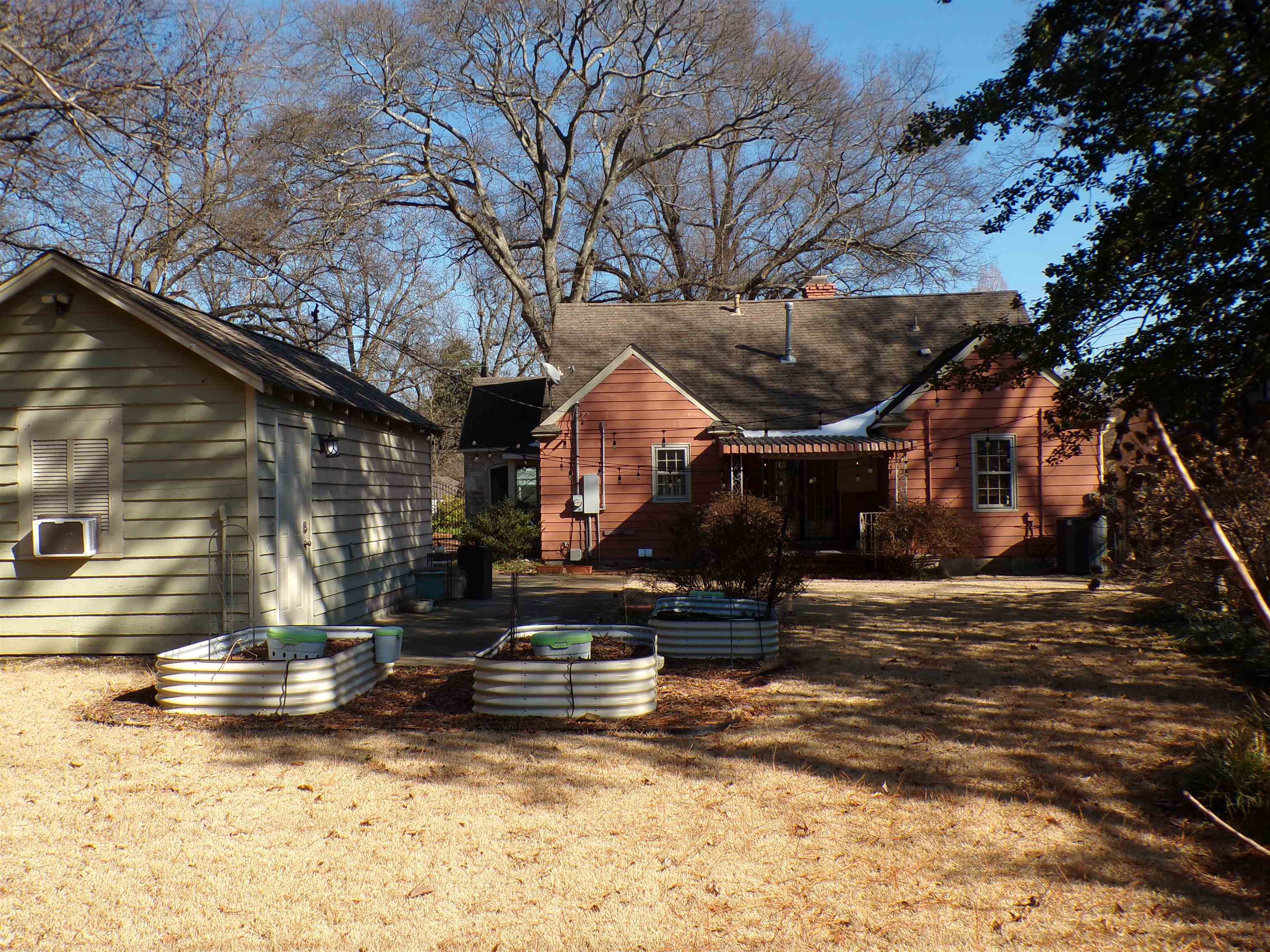 527 S Goodlett St Property Photo 36