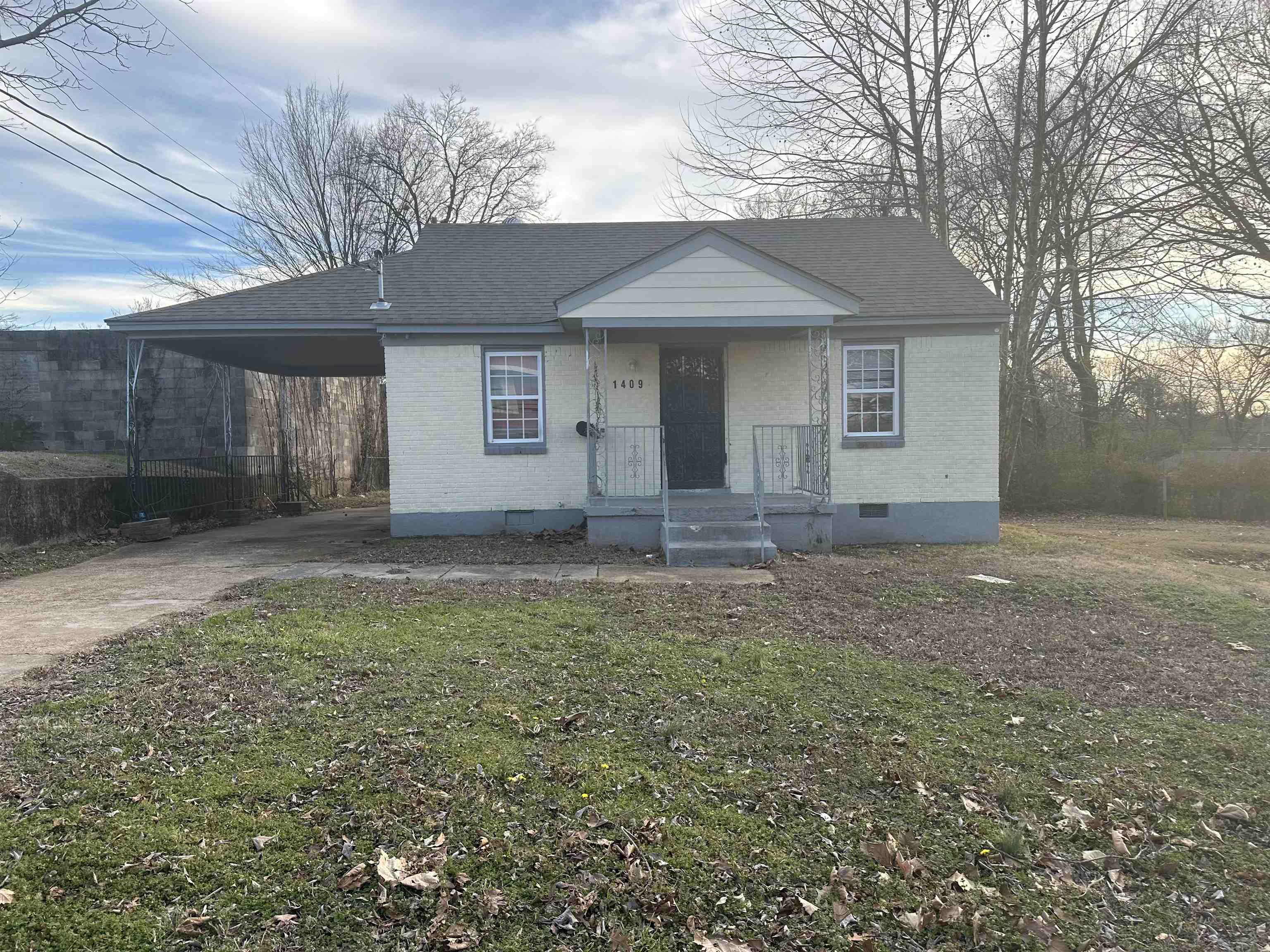 1409 GOLD AVE Property Photo 1