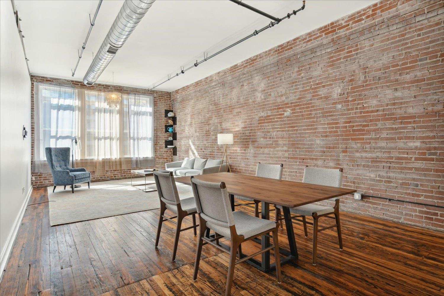 413 S Main St 206 Property Photo 6
