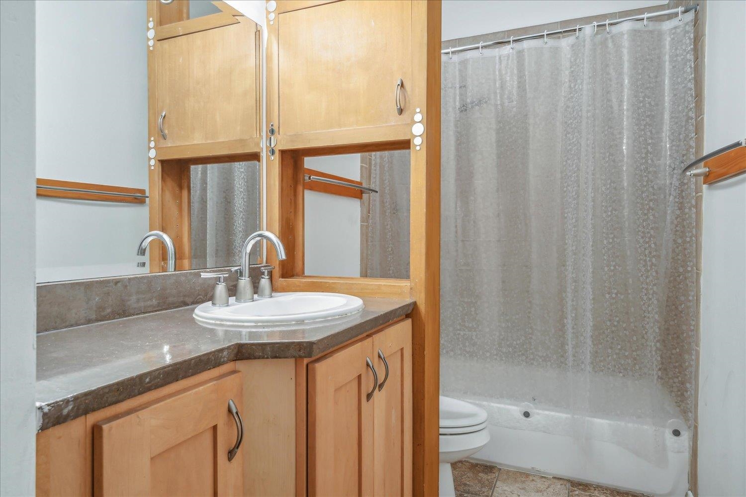 413 S Main St 206 Property Photo 12