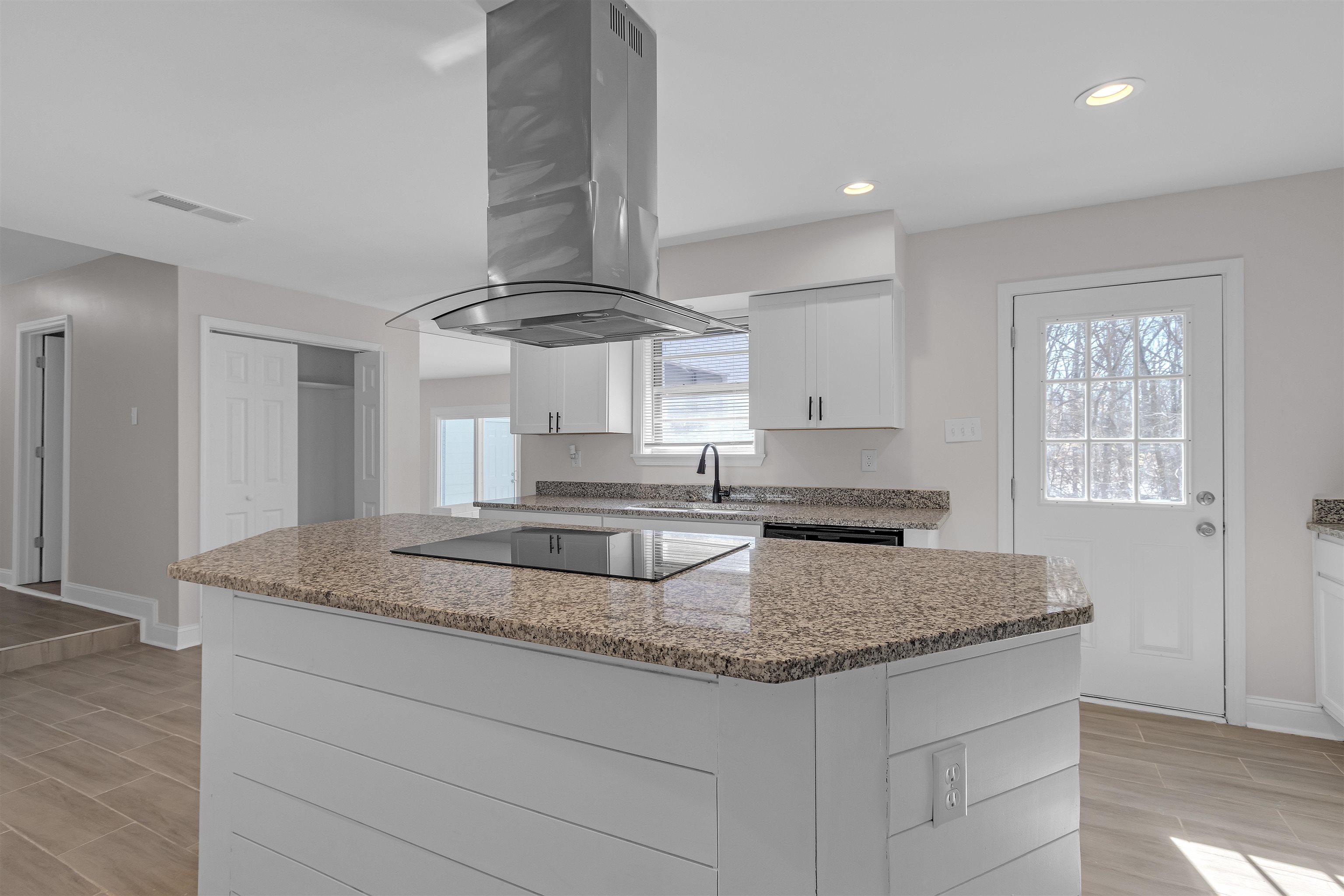 1296 Monasco Rd Property Photo 12