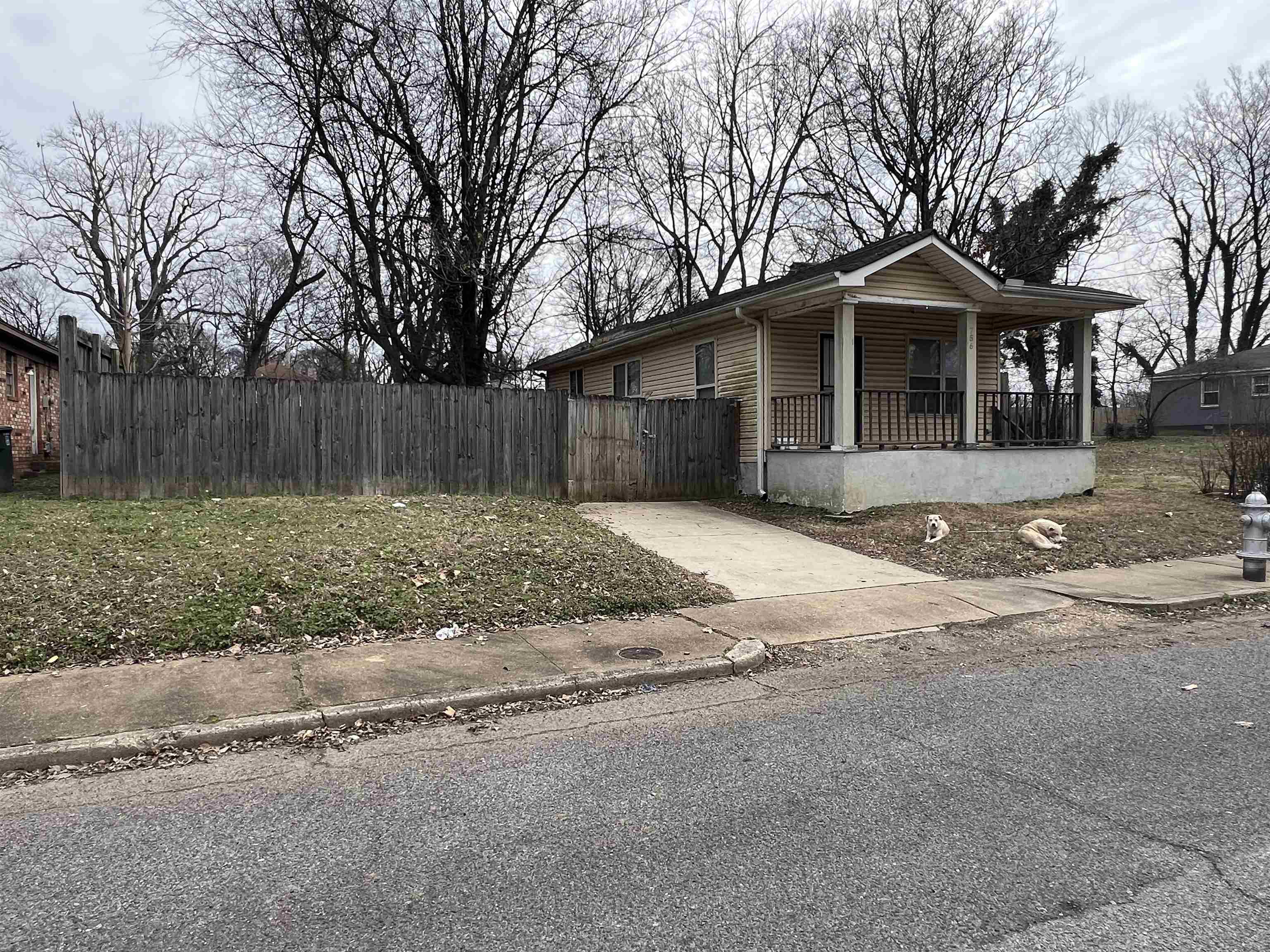 756 Alma St Property Photo 2