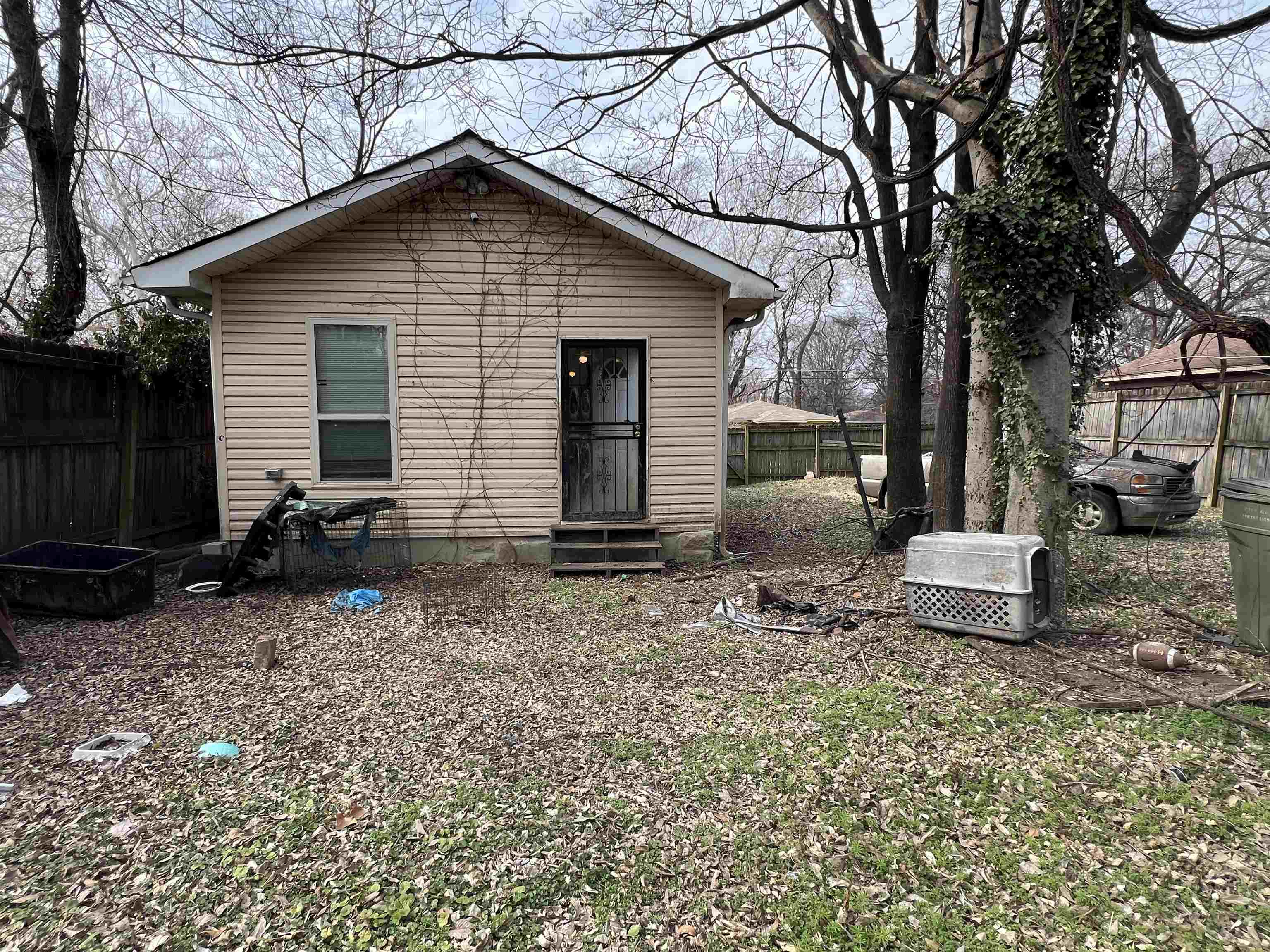 756 Alma St Property Photo 10