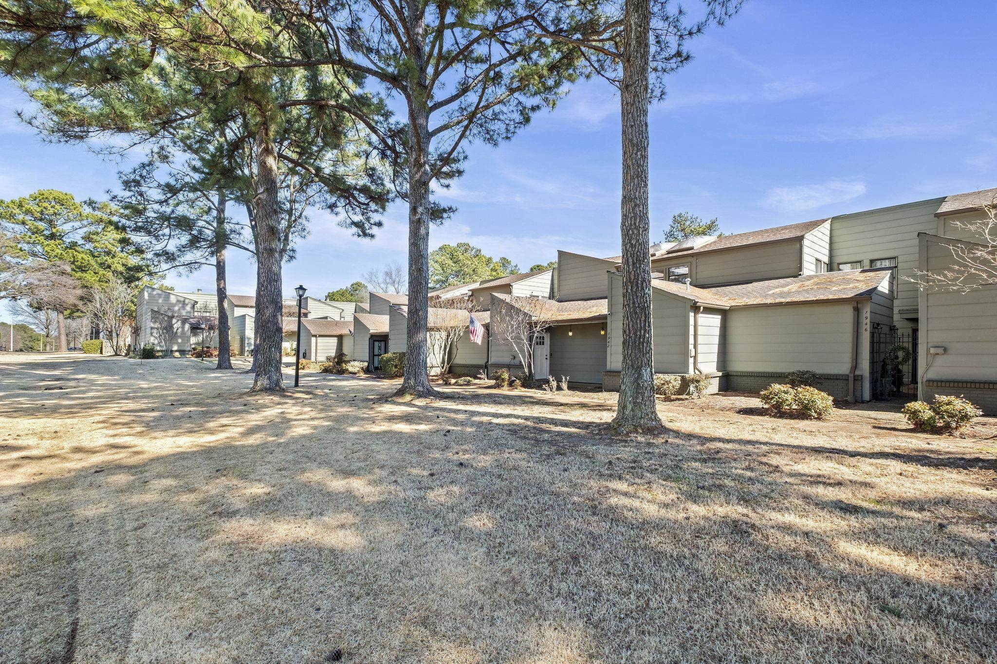 1942 Allenby Rd Property Photo 27