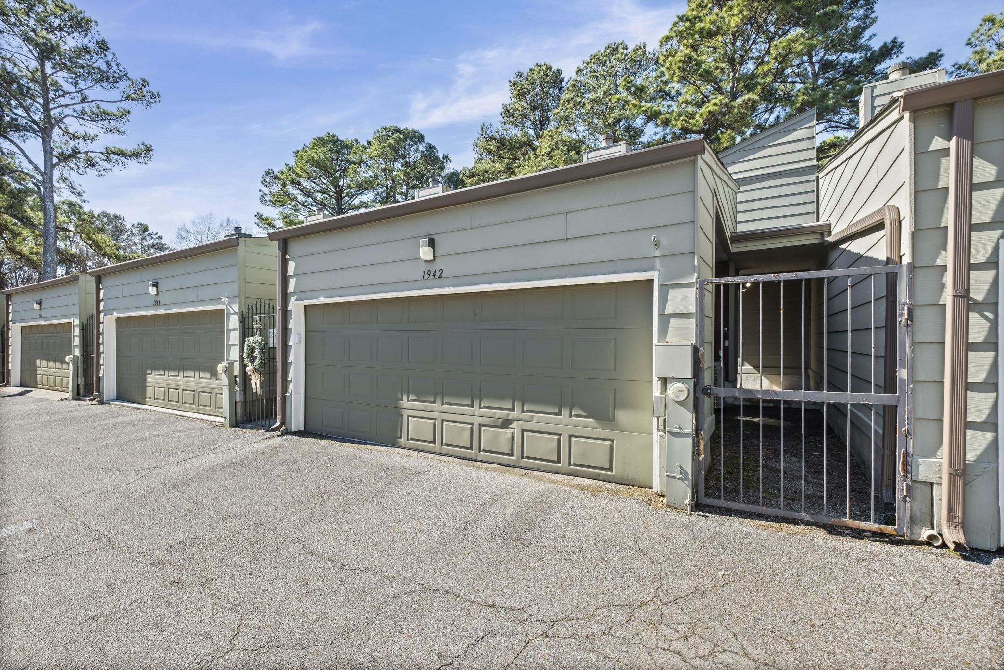 1942 Allenby Rd Property Photo 31