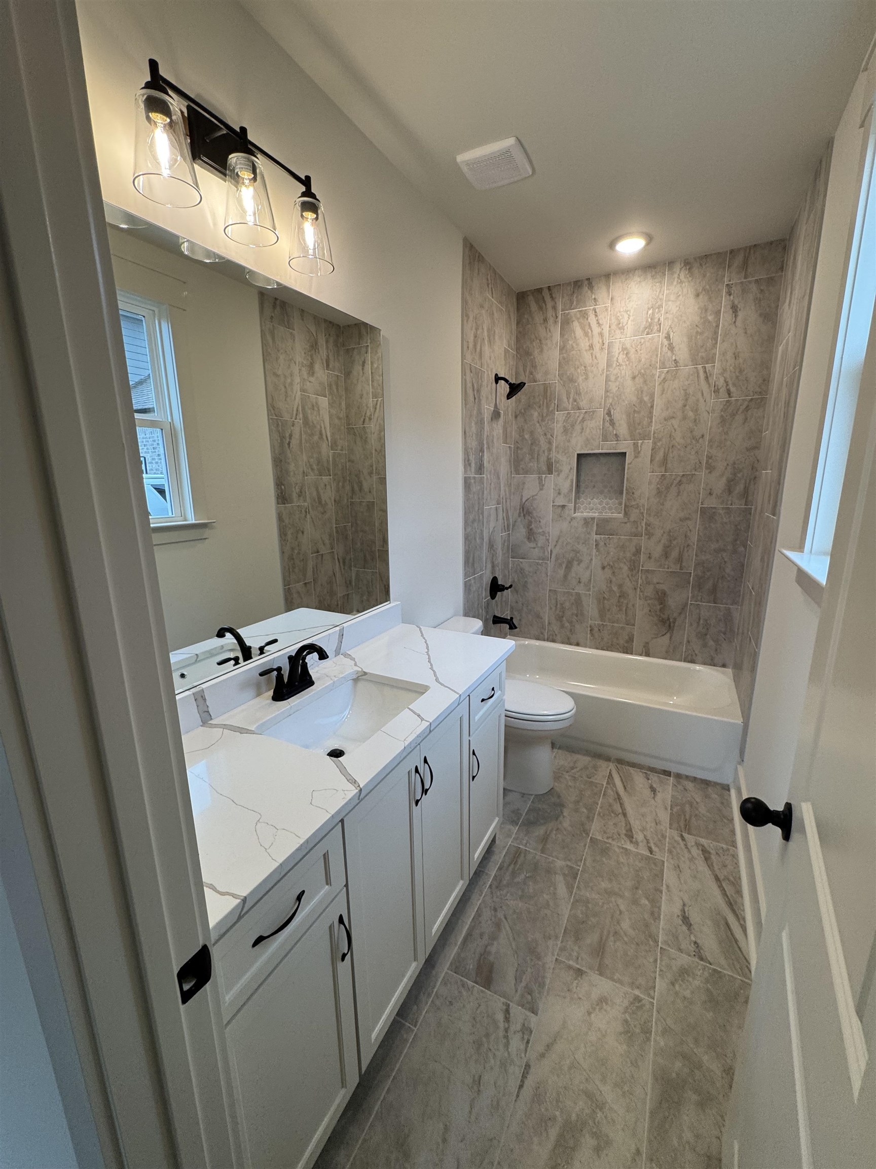 12783 Clarkson Cir N Property Photo 24