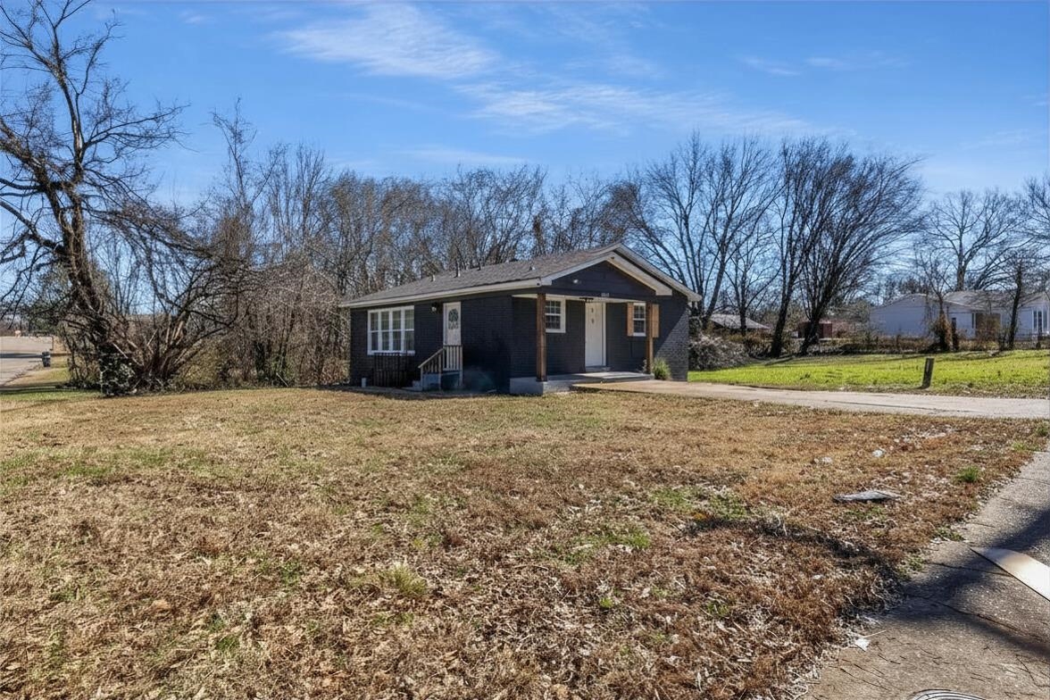 1532 Silver St Property Photo 2