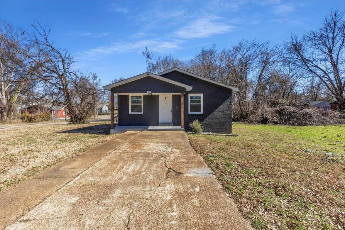 1532 Silver St Property Photo 3