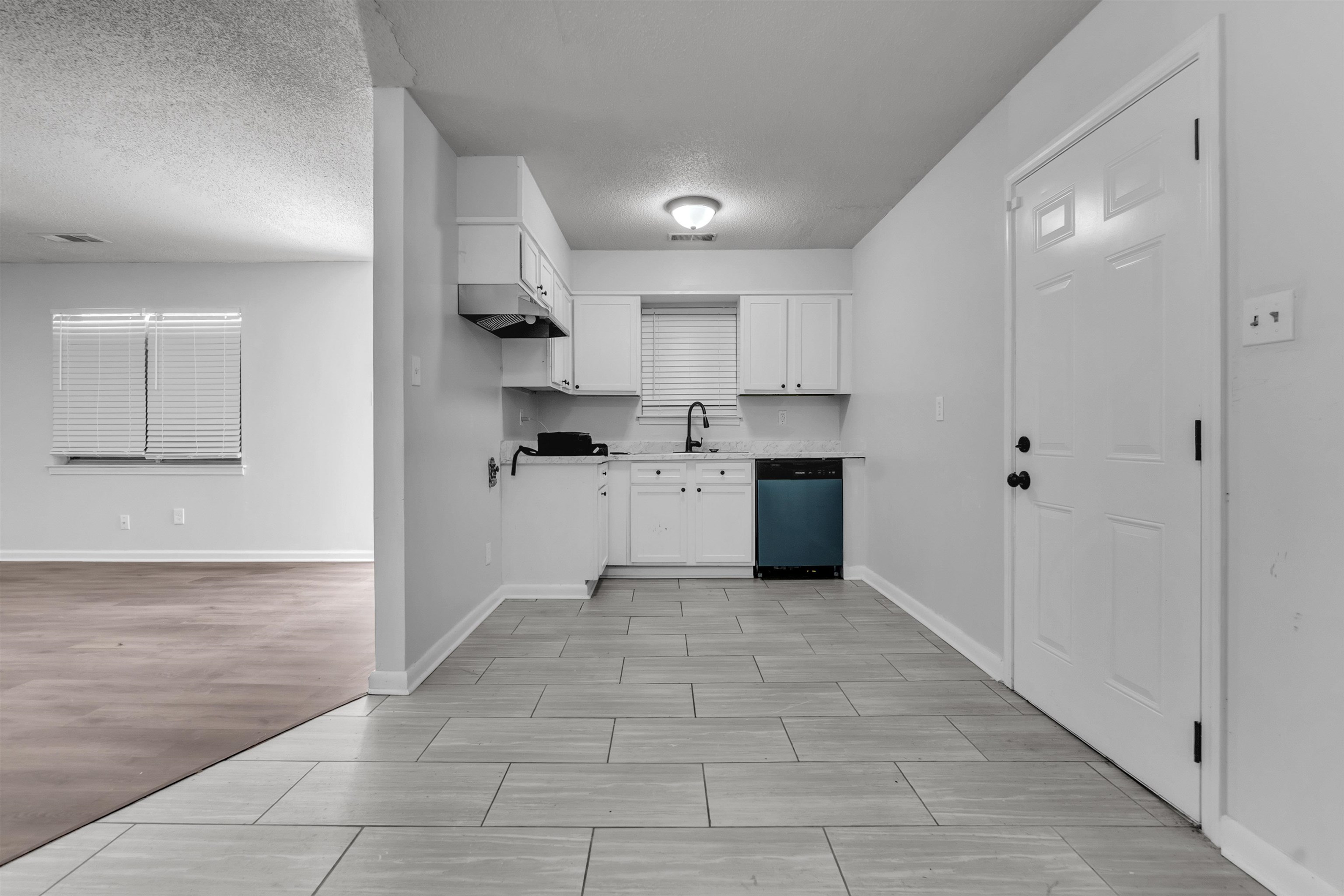 1532 Silver St Property Photo 11