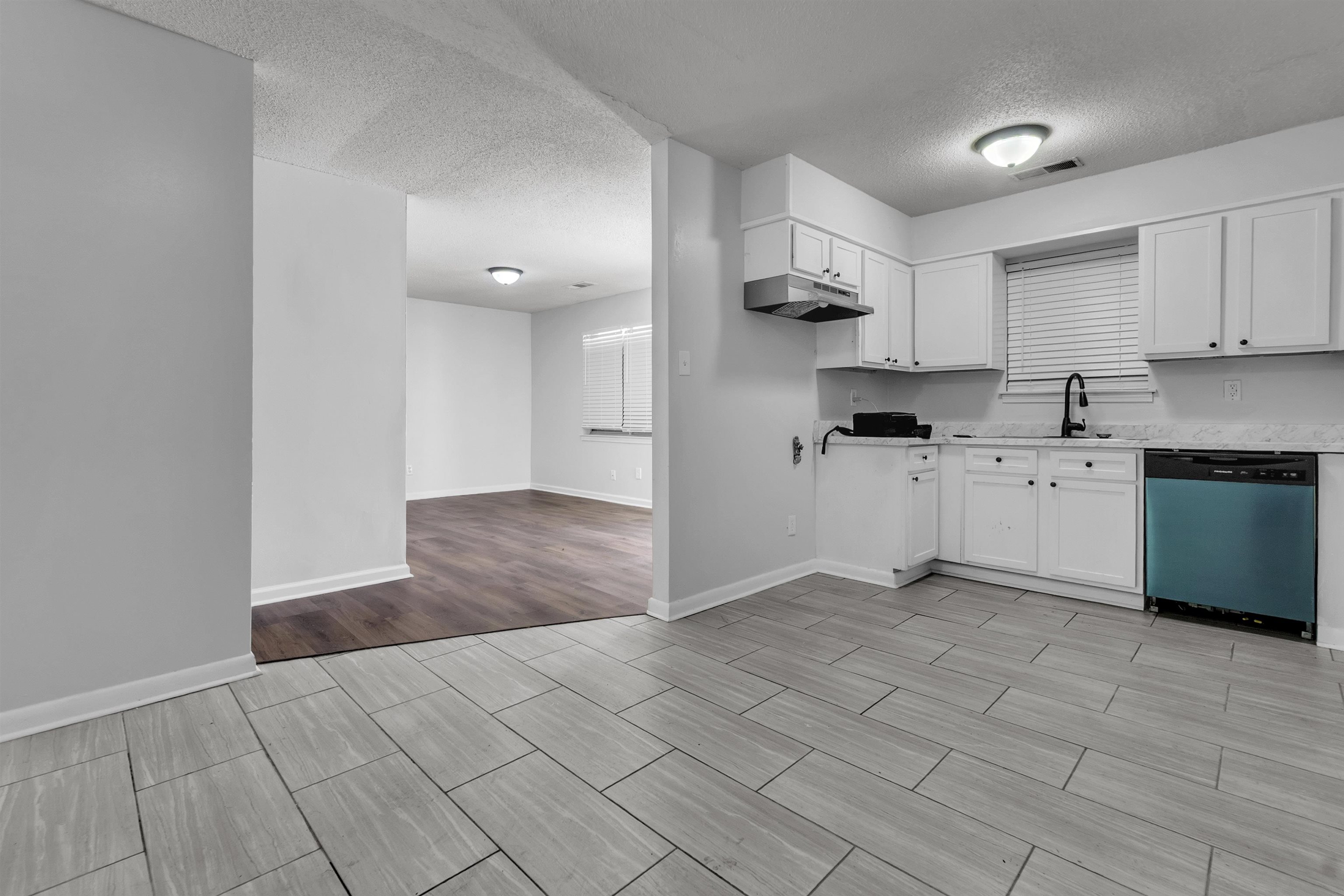 1532 Silver St Property Photo 12
