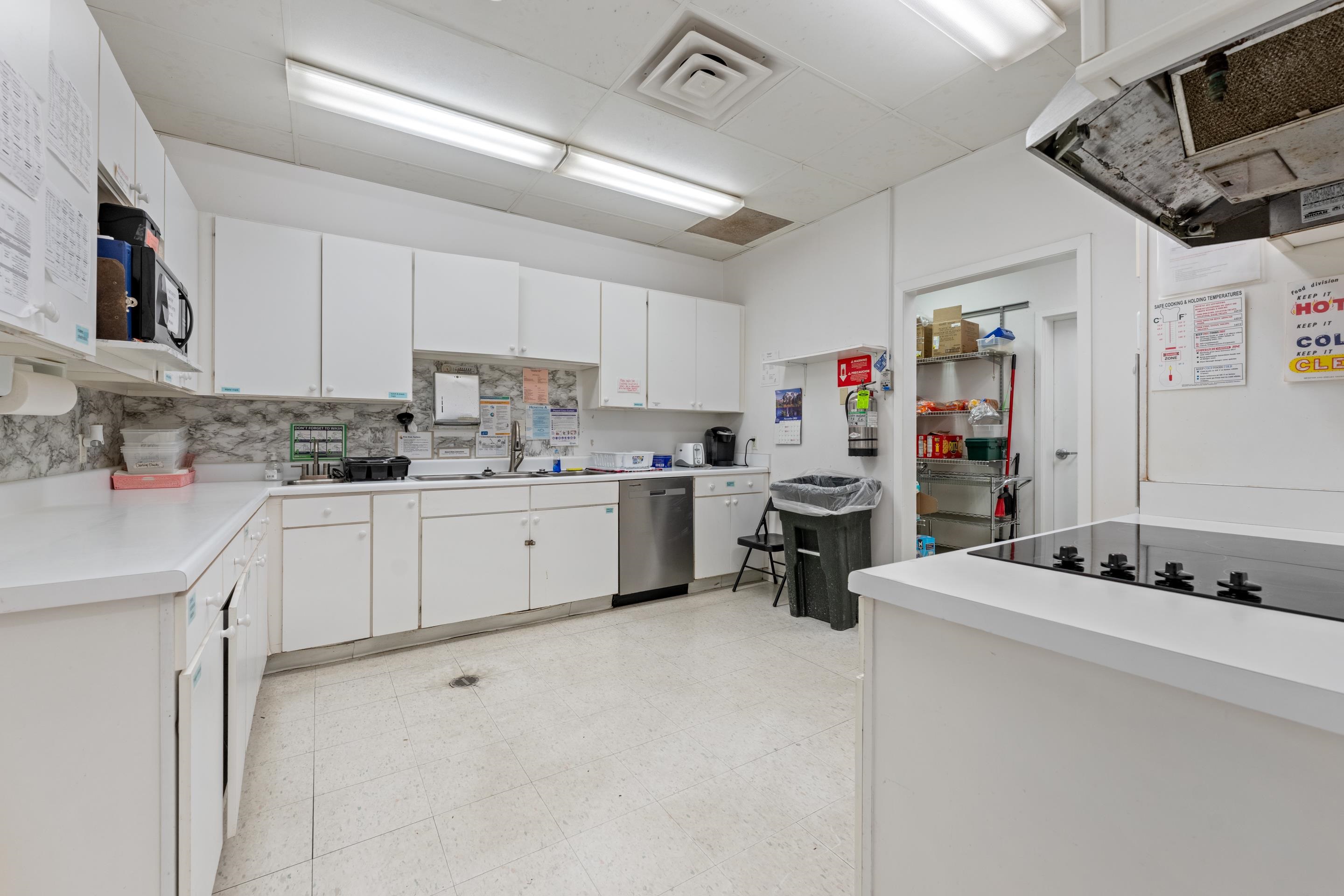 8045 Brother Blvd Property Photo 10