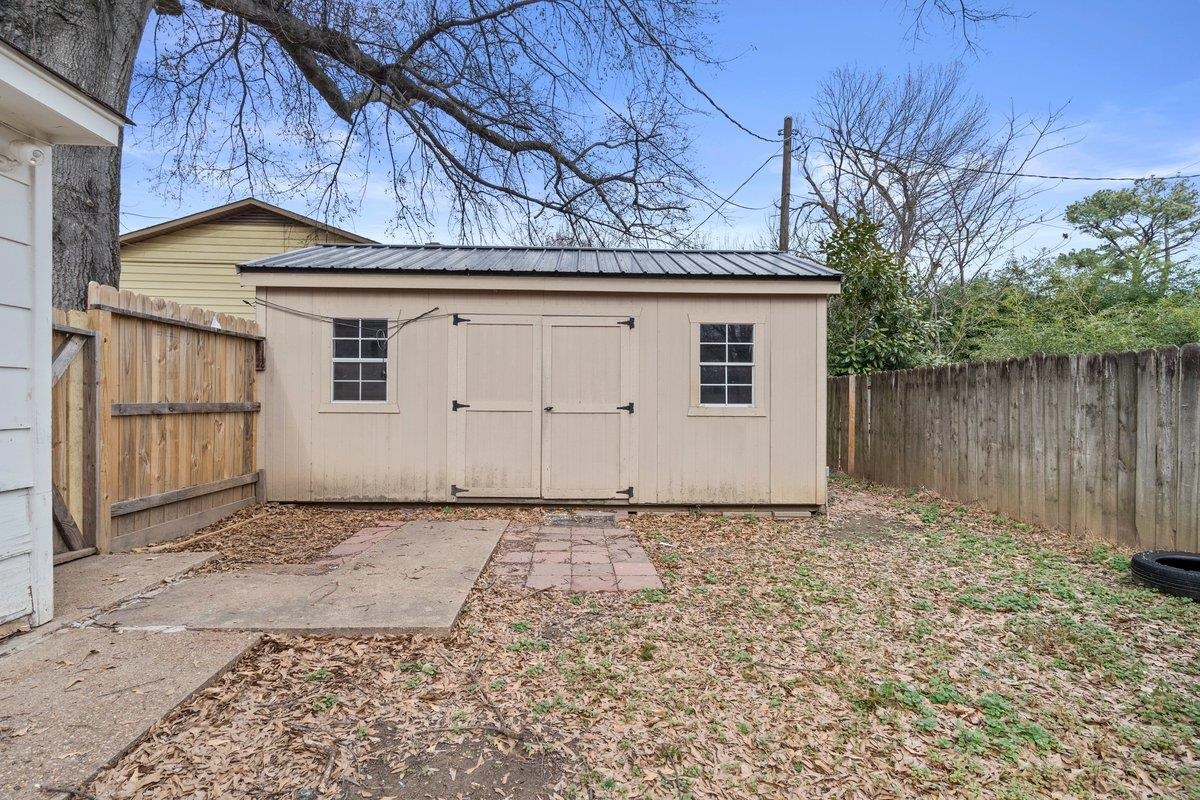 3220 Gina Dr Property Photo 20