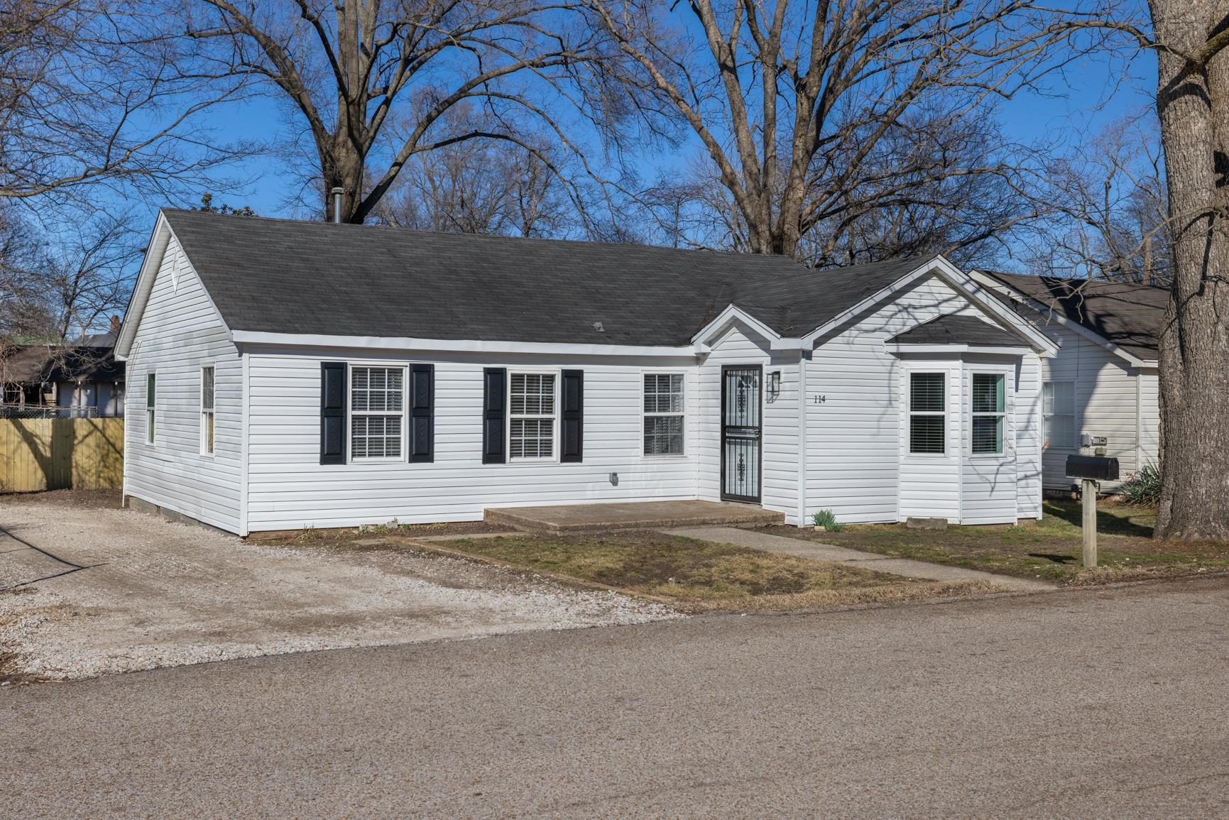 114 Boyce Ave E Property Photo 2