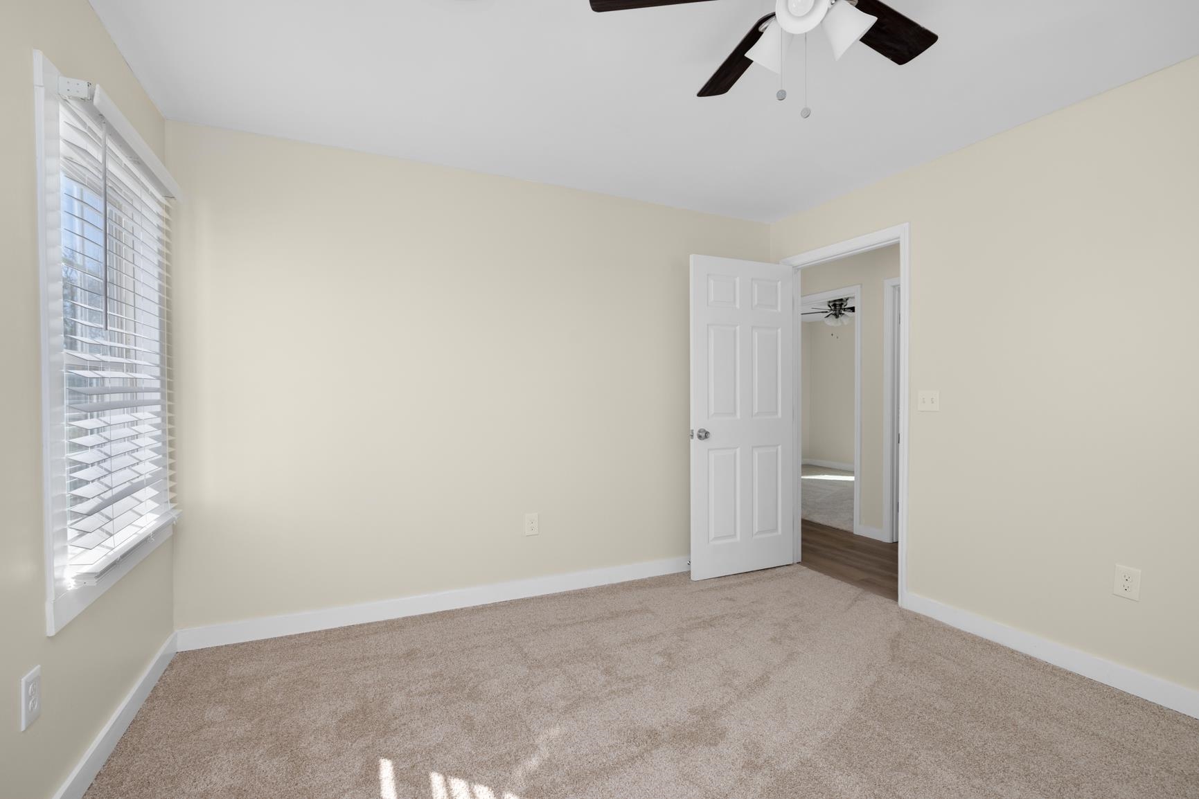 114 Boyce Ave E Property Photo 17
