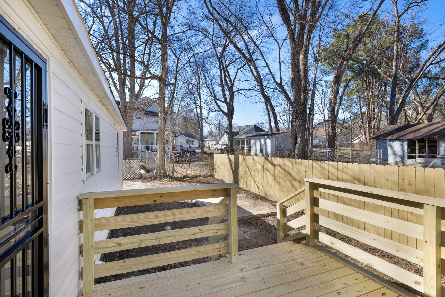 114 Boyce Ave E Property Photo 22