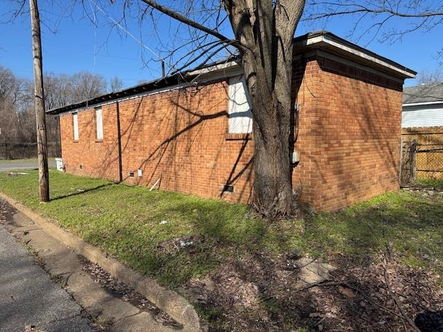1772 Riverside Blvd Property Photo 3