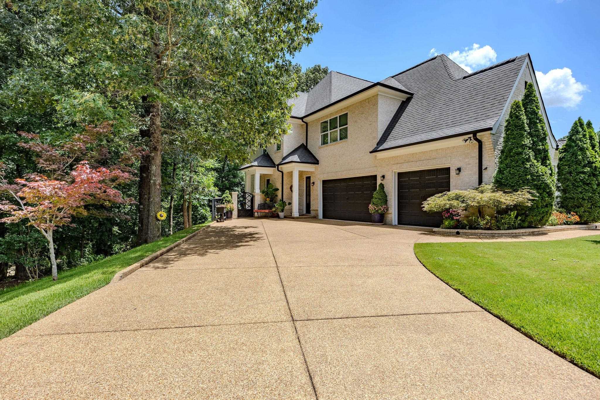 10204 Maple Run Dr Property Photo 5