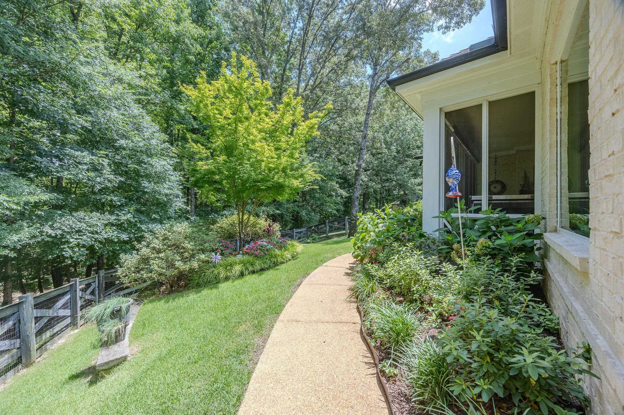 10204 Maple Run Dr Property Photo 37