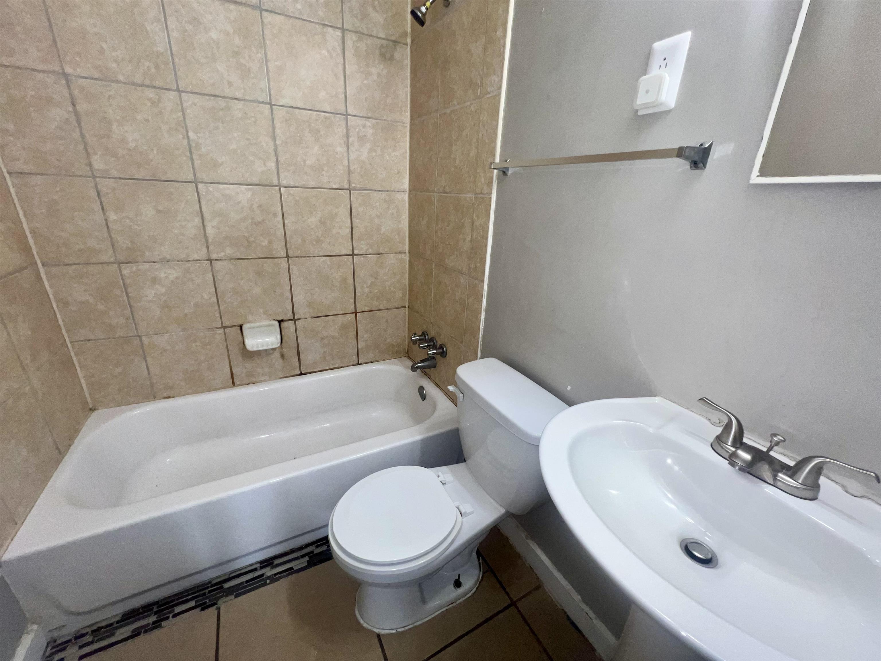 3540 Marion Ave Property Photo 9