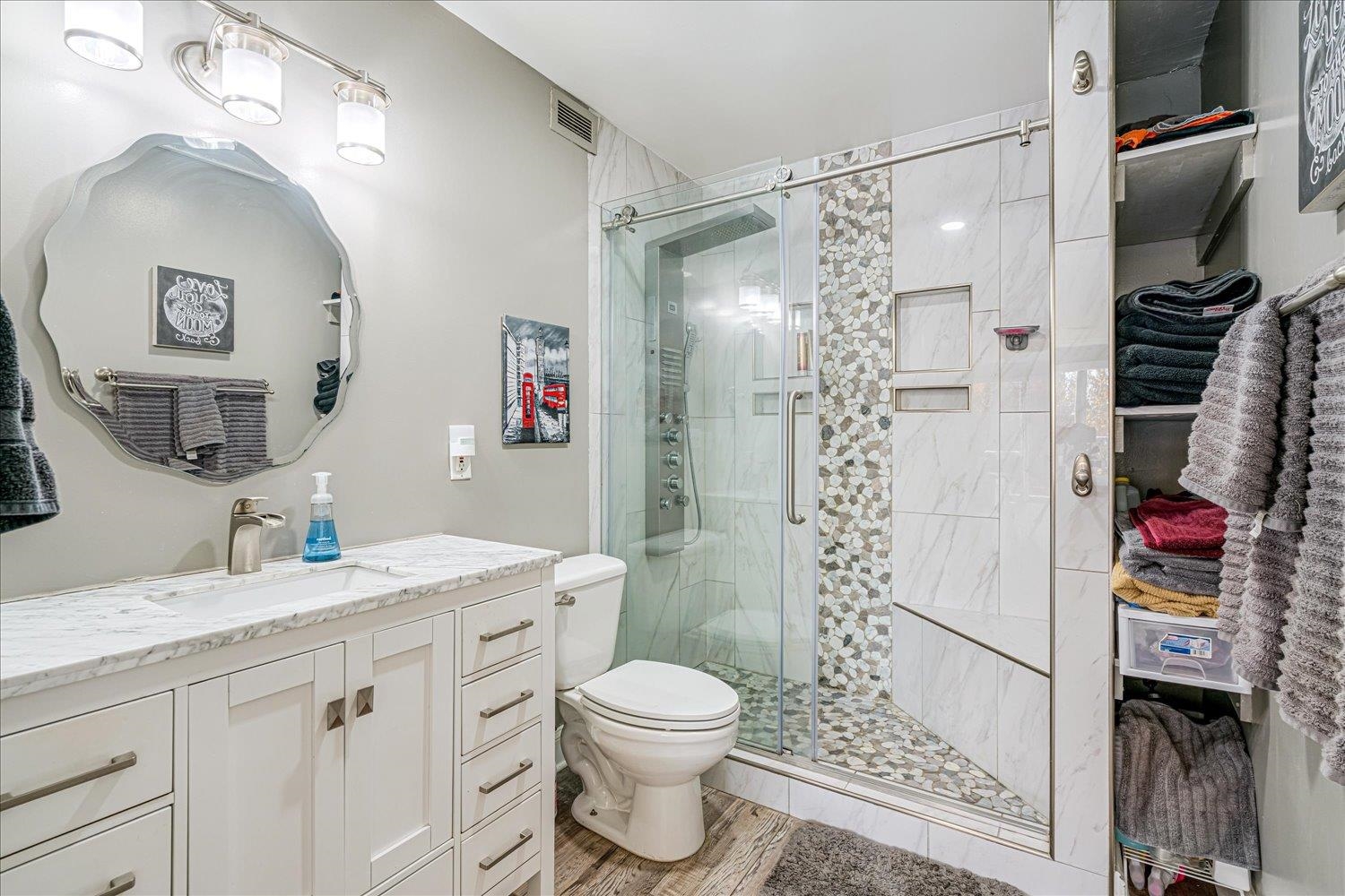 655 S Riverside Dr 202 Property Photo 24