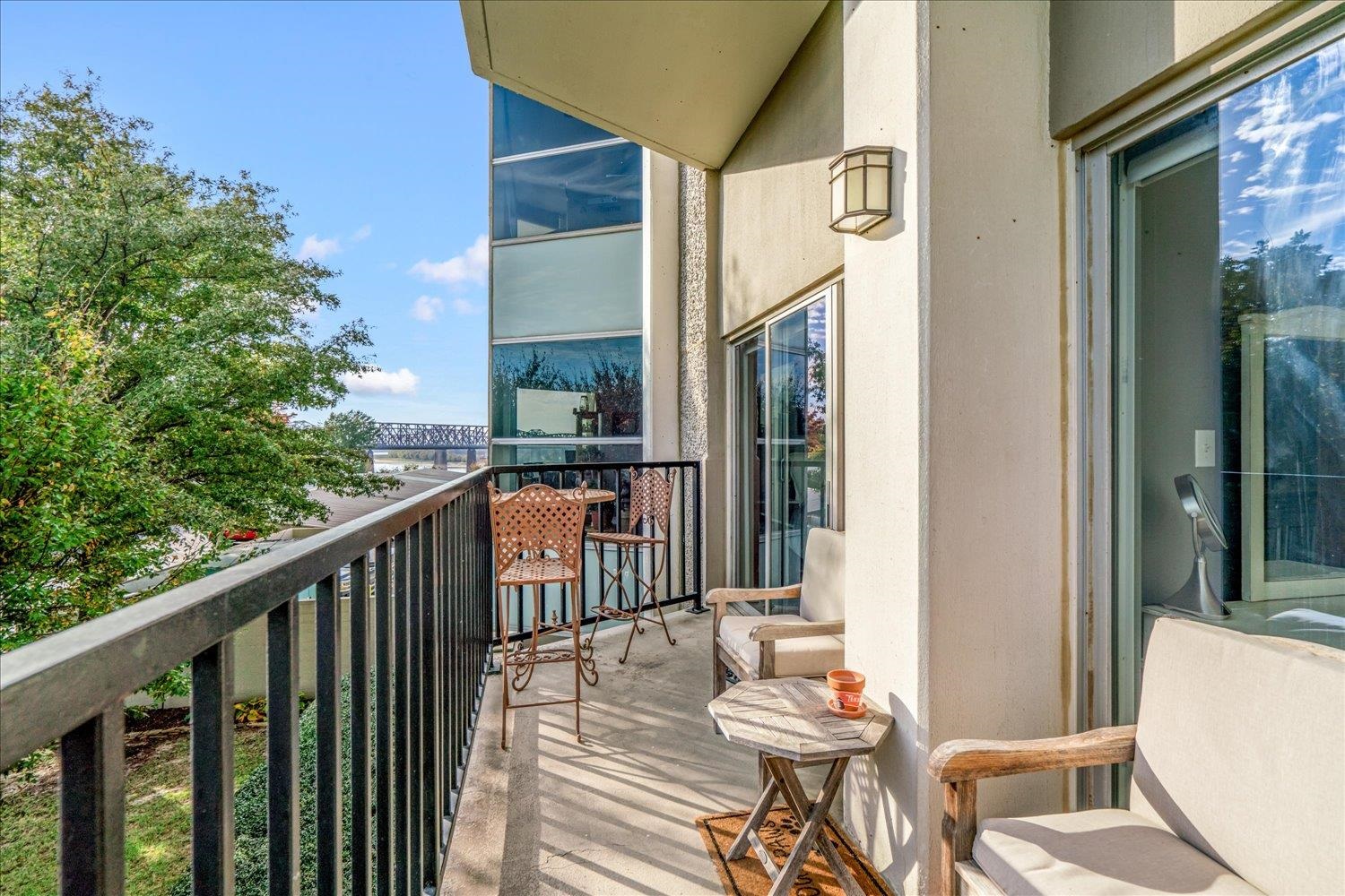 655 S Riverside Dr 202 Property Photo 25