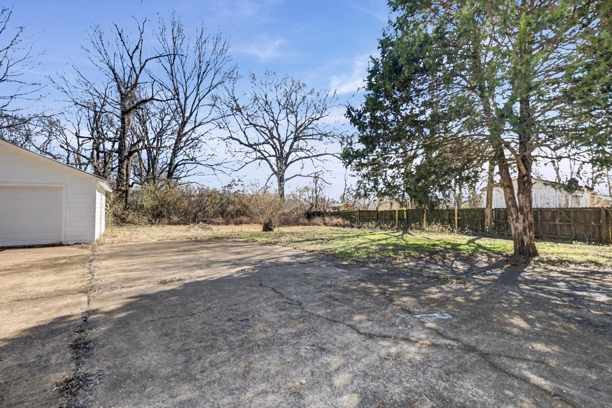 320 High St N Property Photo 25