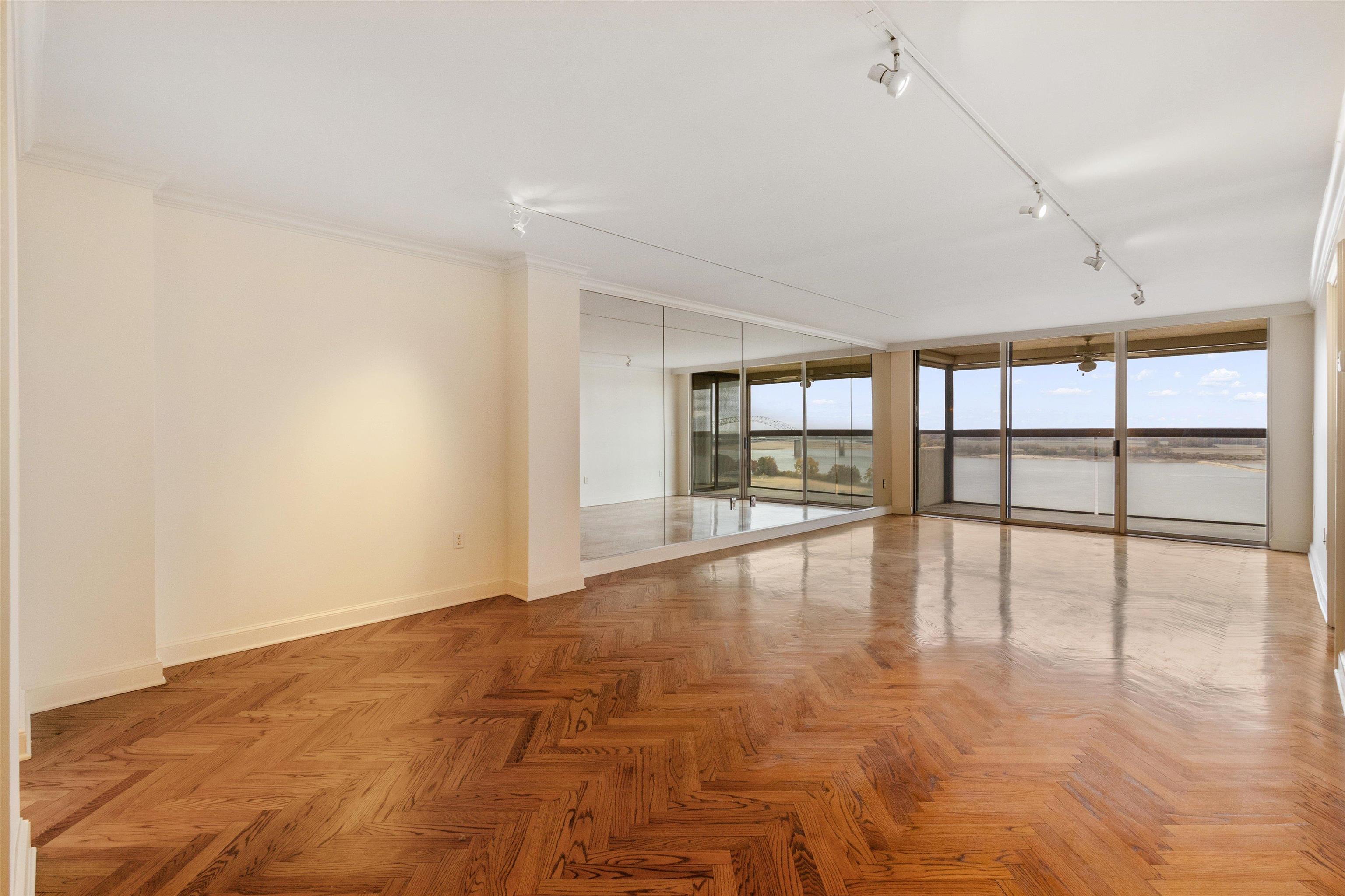 200 Wagner Pl 1407/1408 Property Photo 4