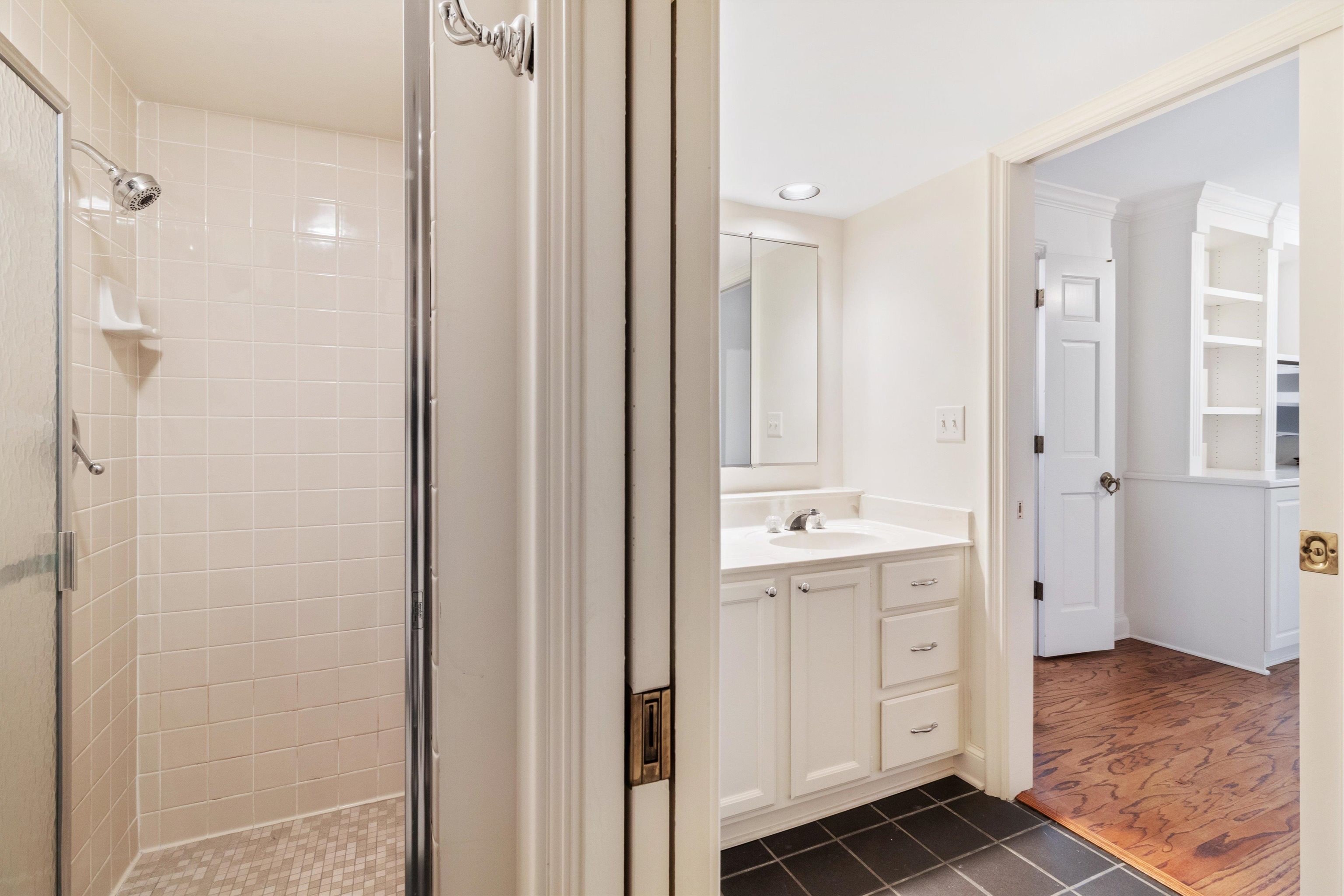 200 Wagner Pl 1407/1408 Property Photo 13