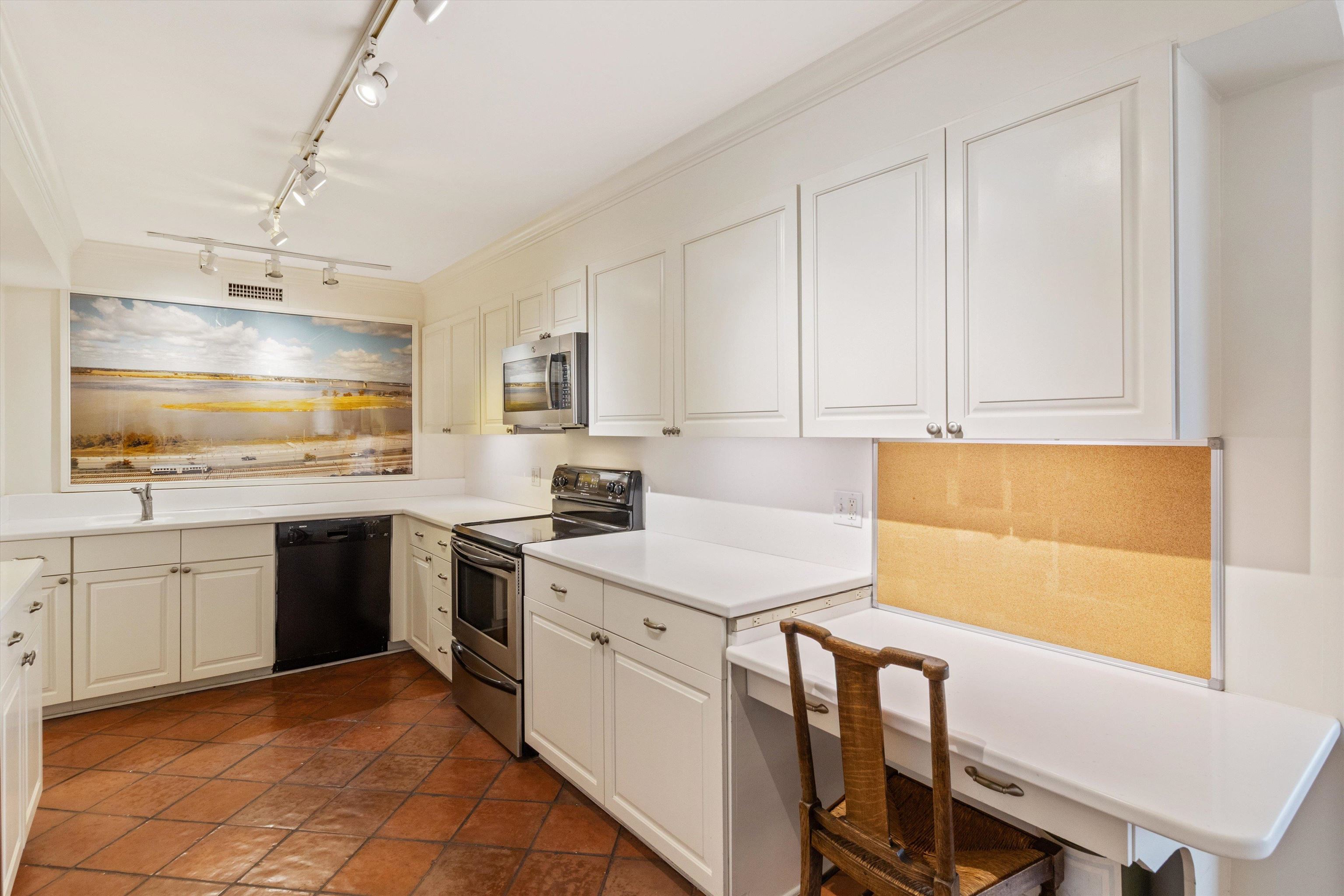 200 Wagner Pl 1407/1408 Property Photo 16