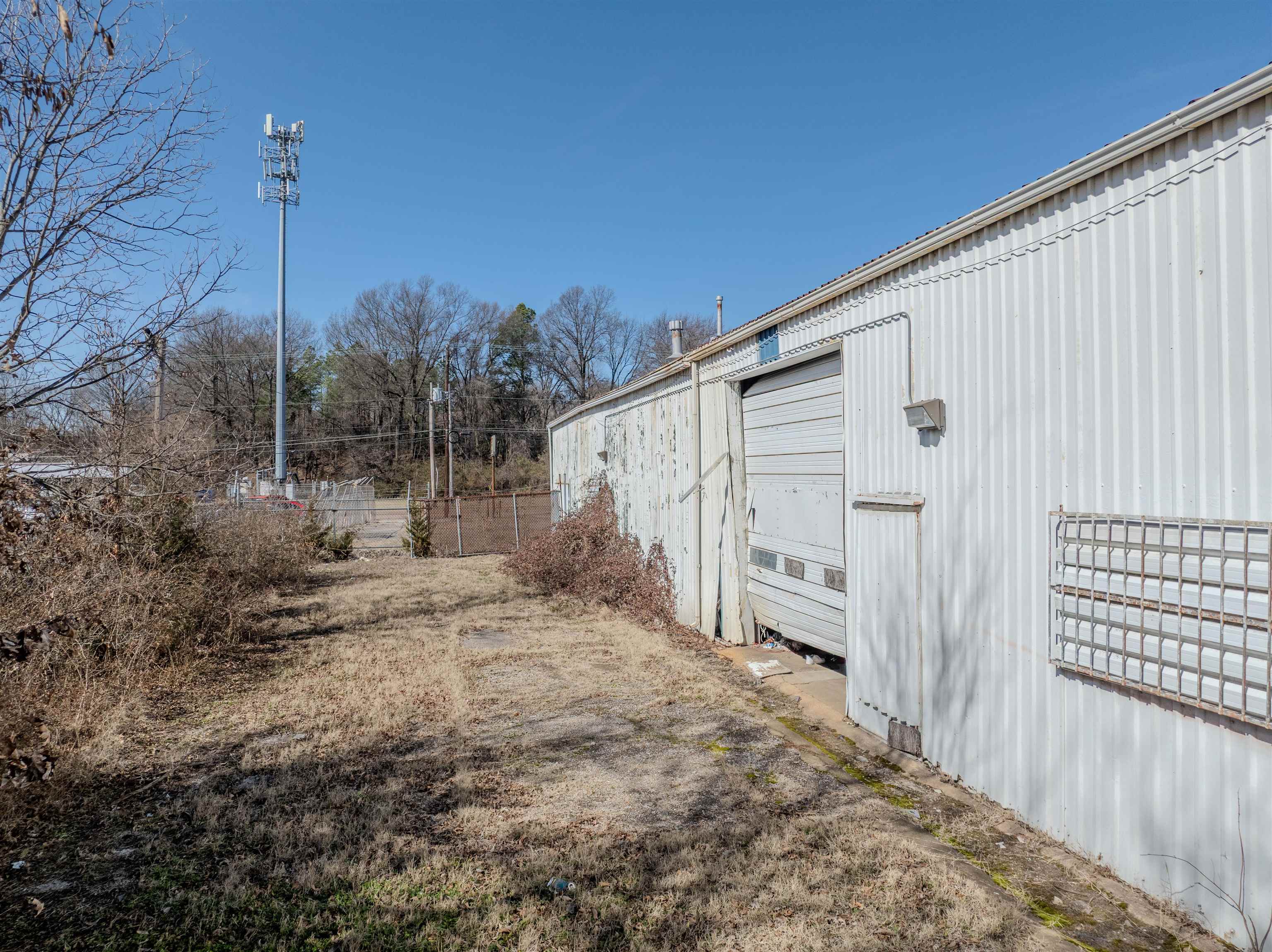 2536 Elvis Presley Blvd Property Photo 4