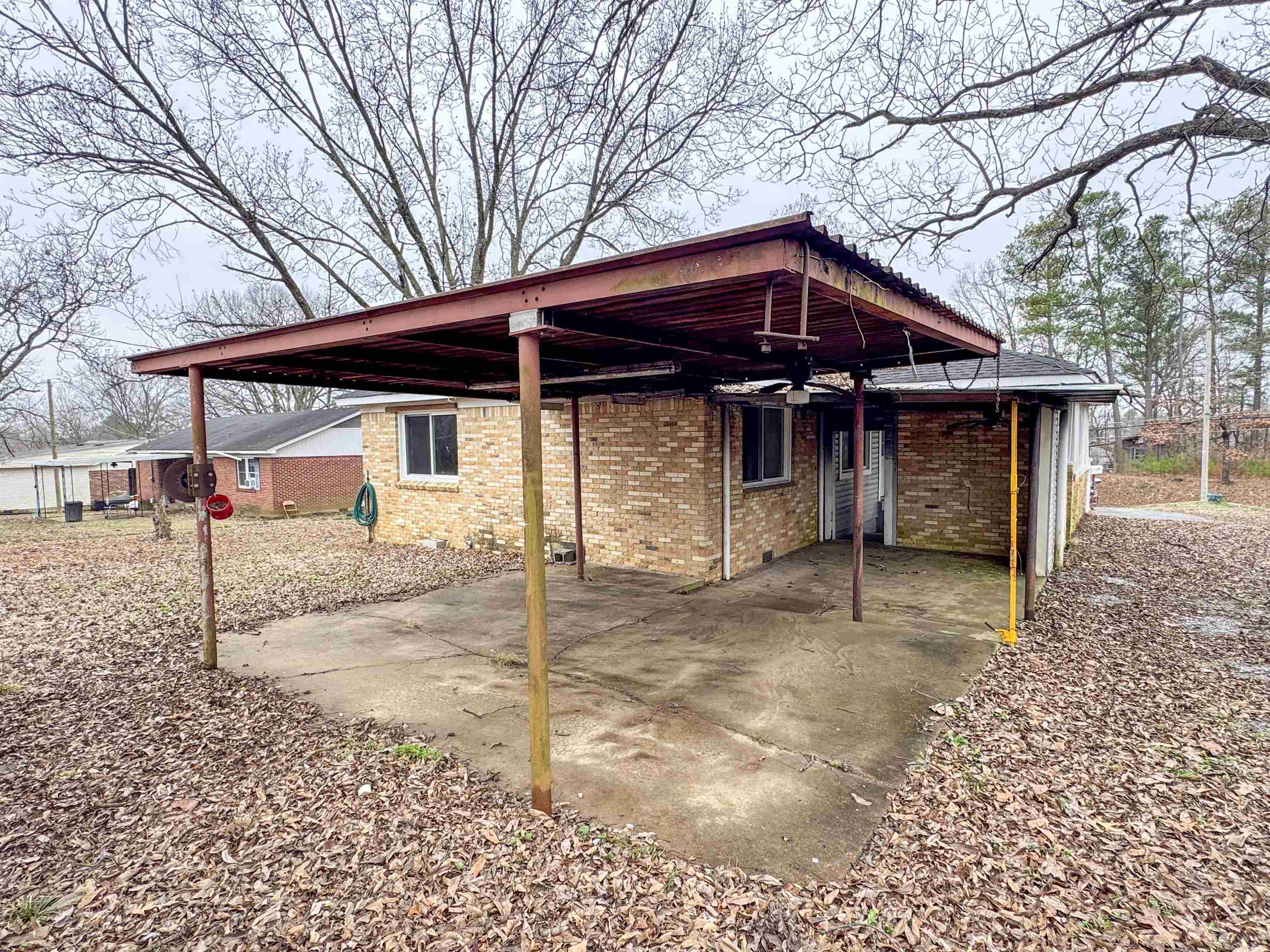 1342 Watkins Ave Property Photo 6