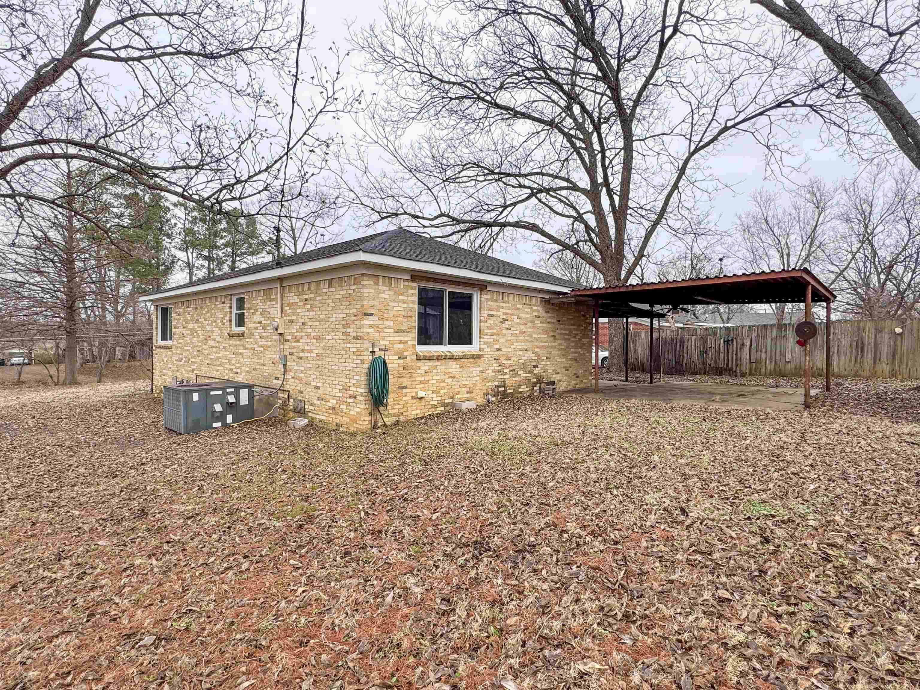 1342 Watkins Ave Property Photo 7