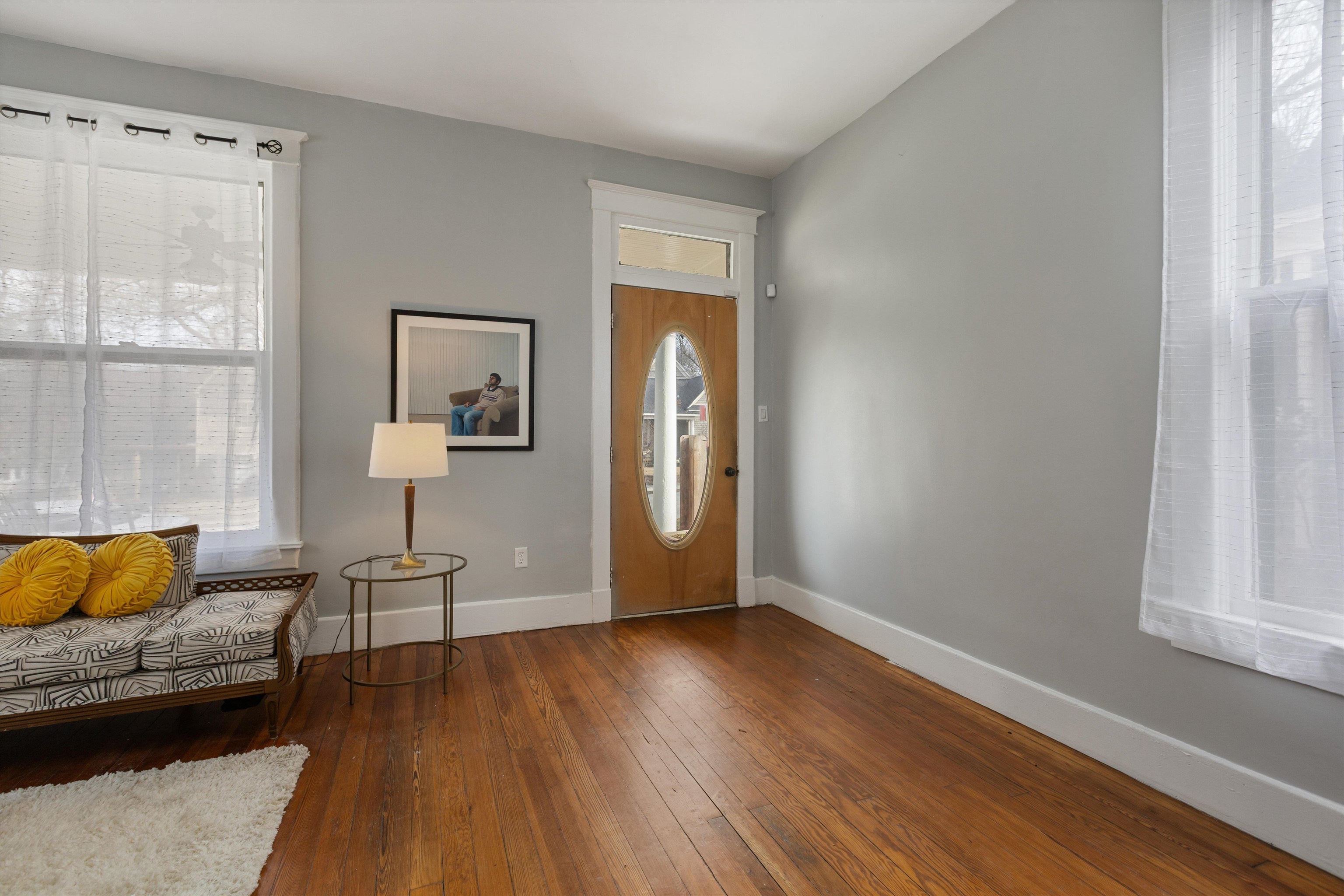 521 Summitt St Property Photo 5