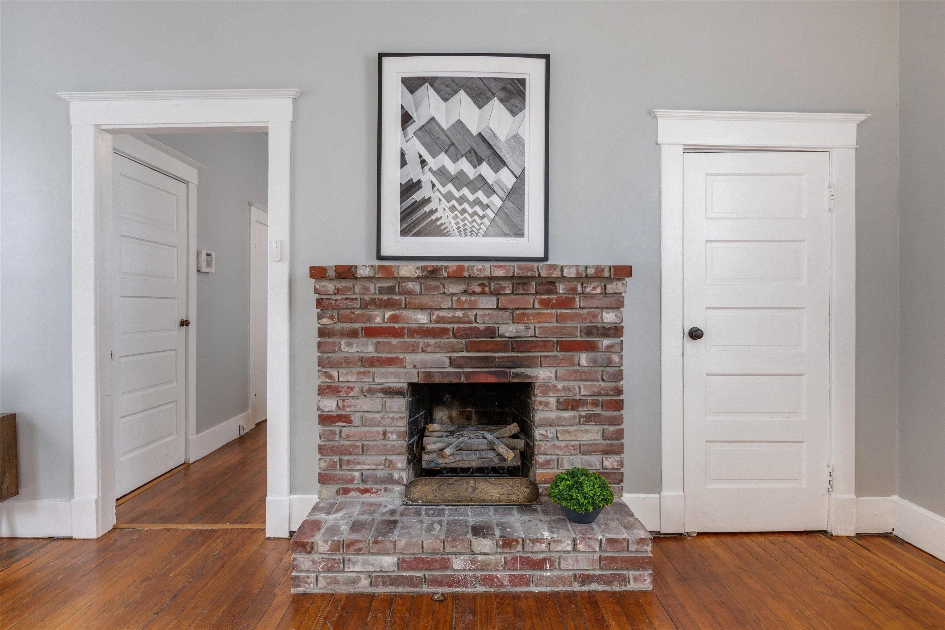 521 Summitt St Property Photo 8