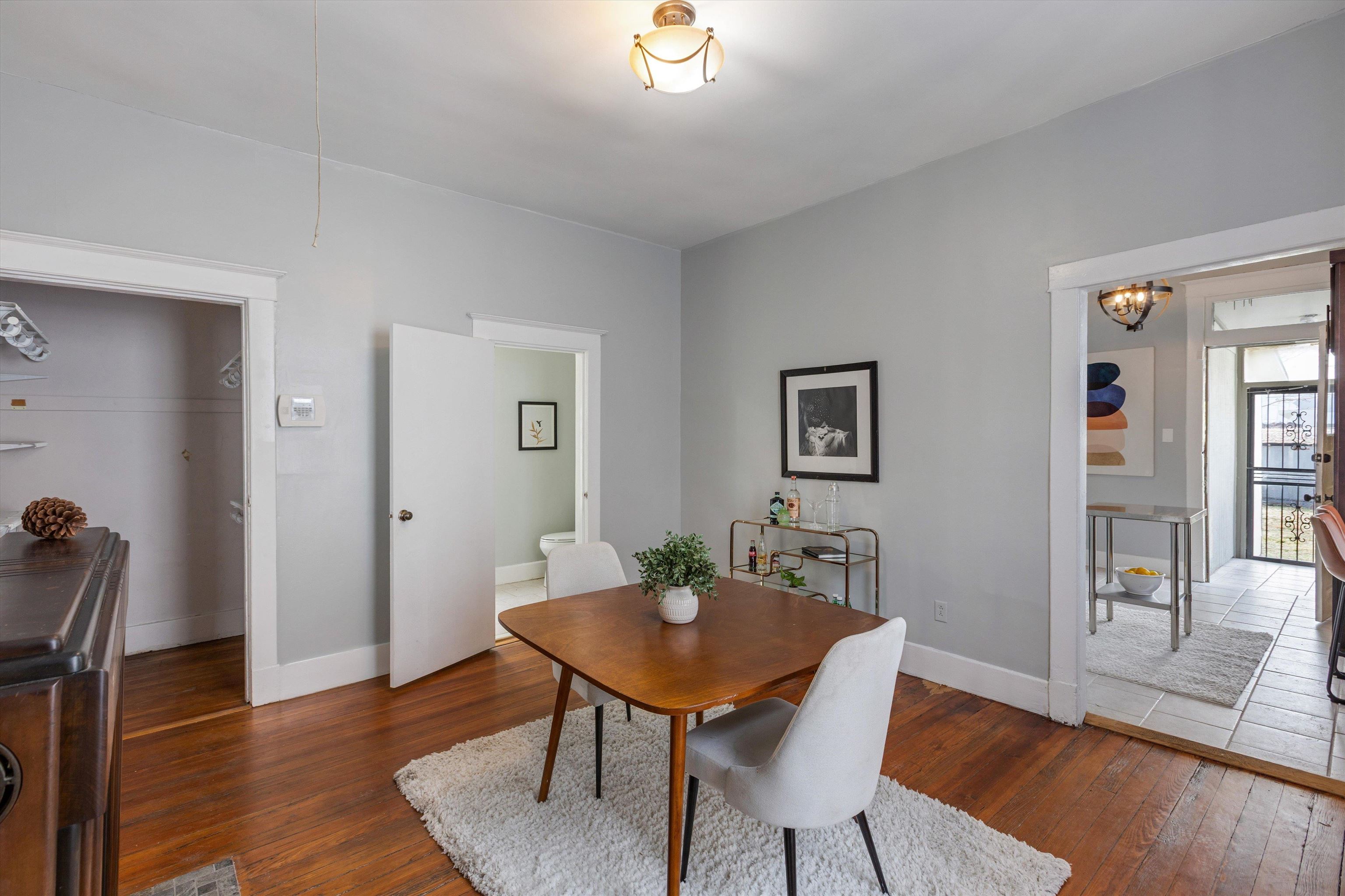 521 Summitt St Property Photo 11