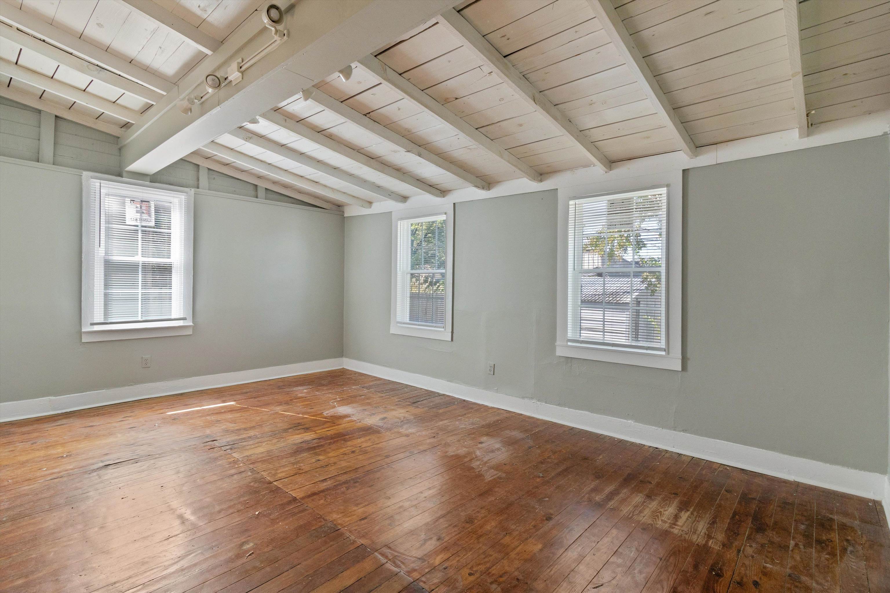 521 Summitt St Property Photo 17
